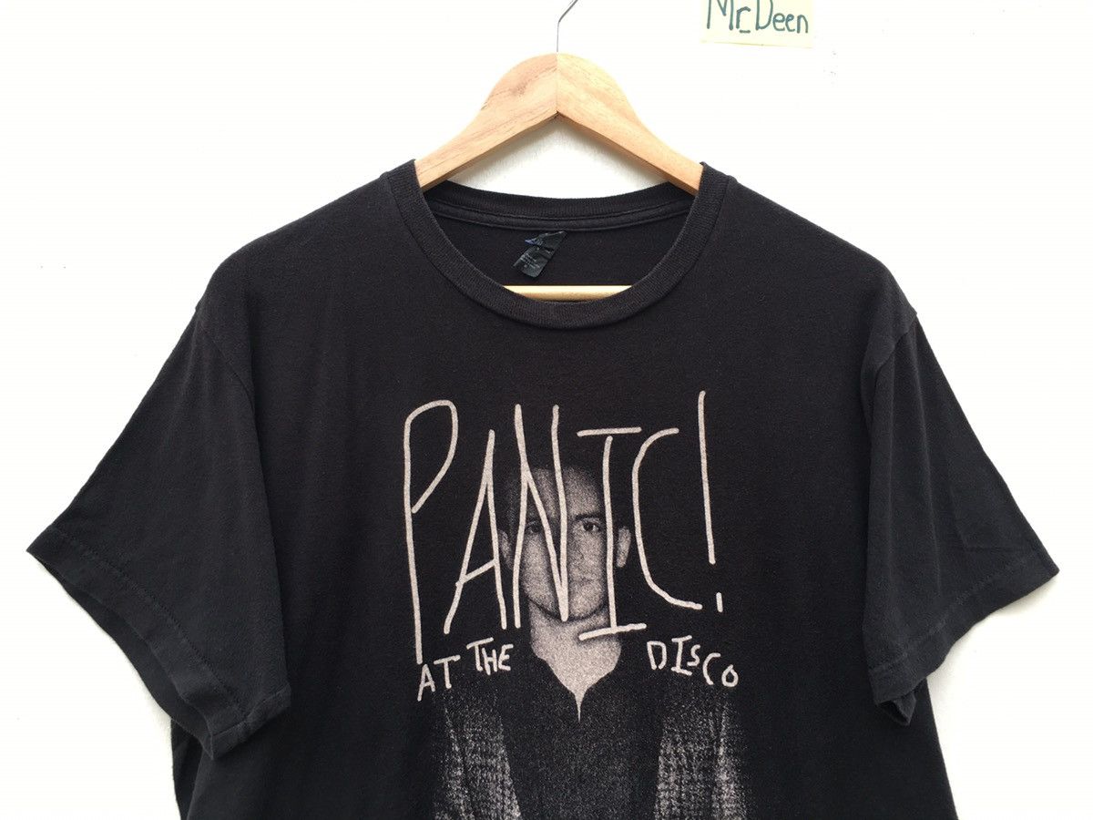 Band Tees Vintage Panic at the Disco Band Tee Size US M / EU 48-50 / 2 - 5 Thumbnail