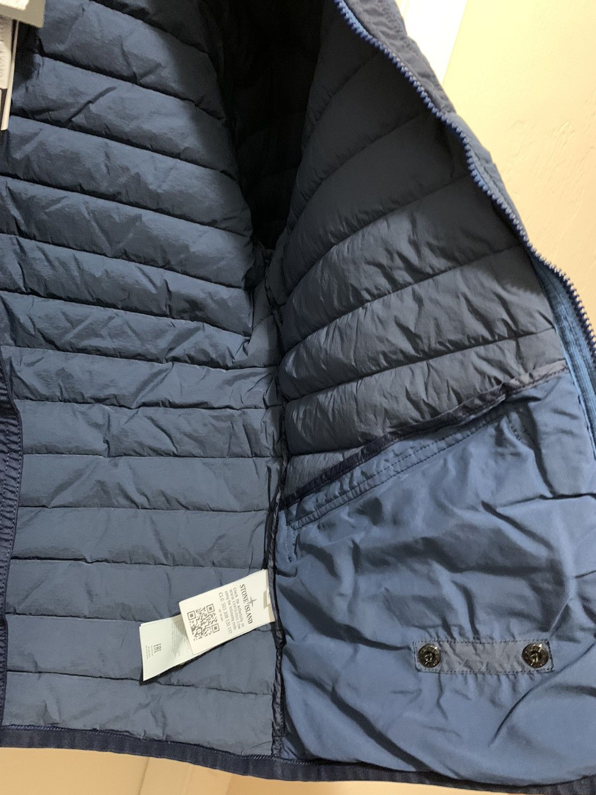 Stone Island Loom Woven Down Chambers Stretch Nylon-TC Size US L / EU 52-54 / 3 - 4 Thumbnail