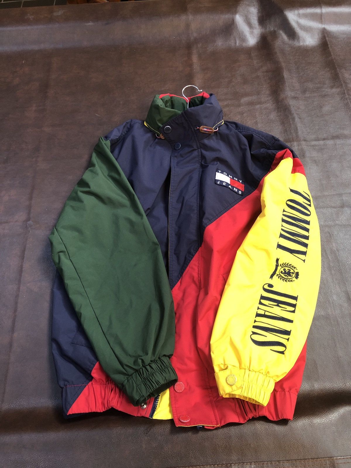 Tommy hilifiger vintage sold wind breaker