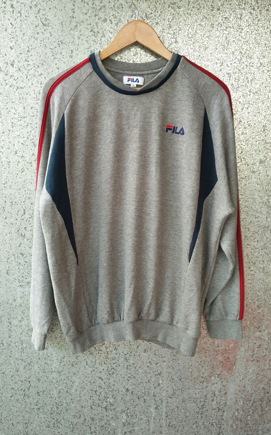 Fila Vintage 90s Vintage Fila sweatshirt small logo Size US L / EU 52-54 / 3 - 1 Thumbnail