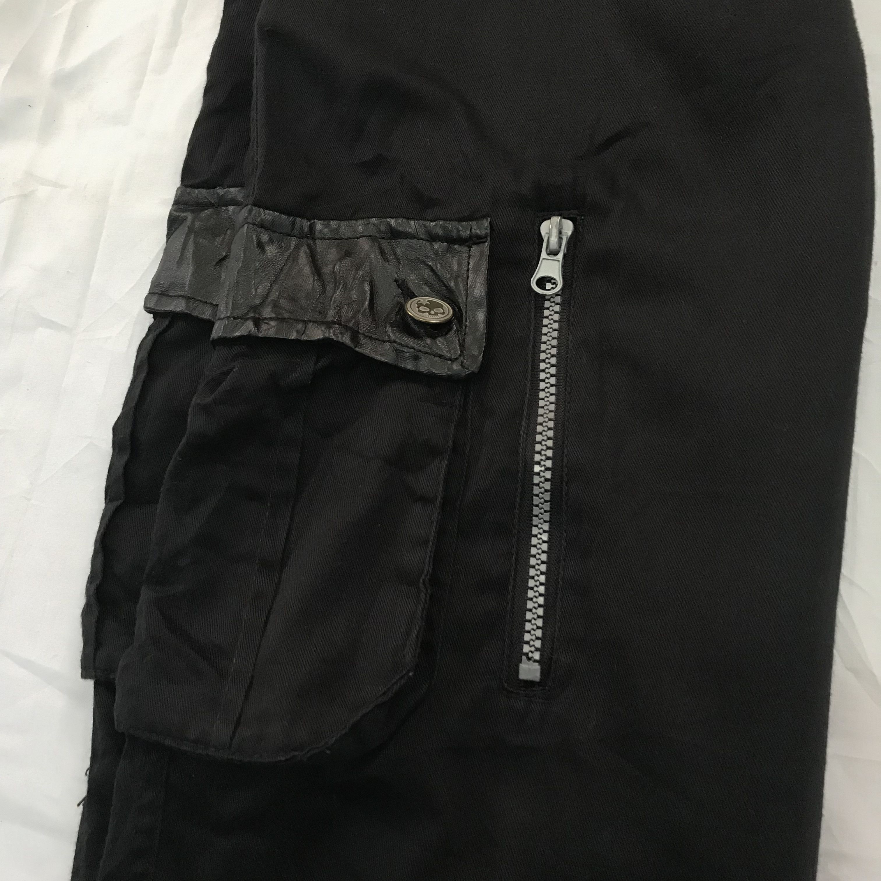 Japanese Brand × Tsumori Chisato 🔥NEEDGONETODAY🔥BATSU Studios Skull Multi pocket Cargopant Size US 29 - 11 Thumbnail