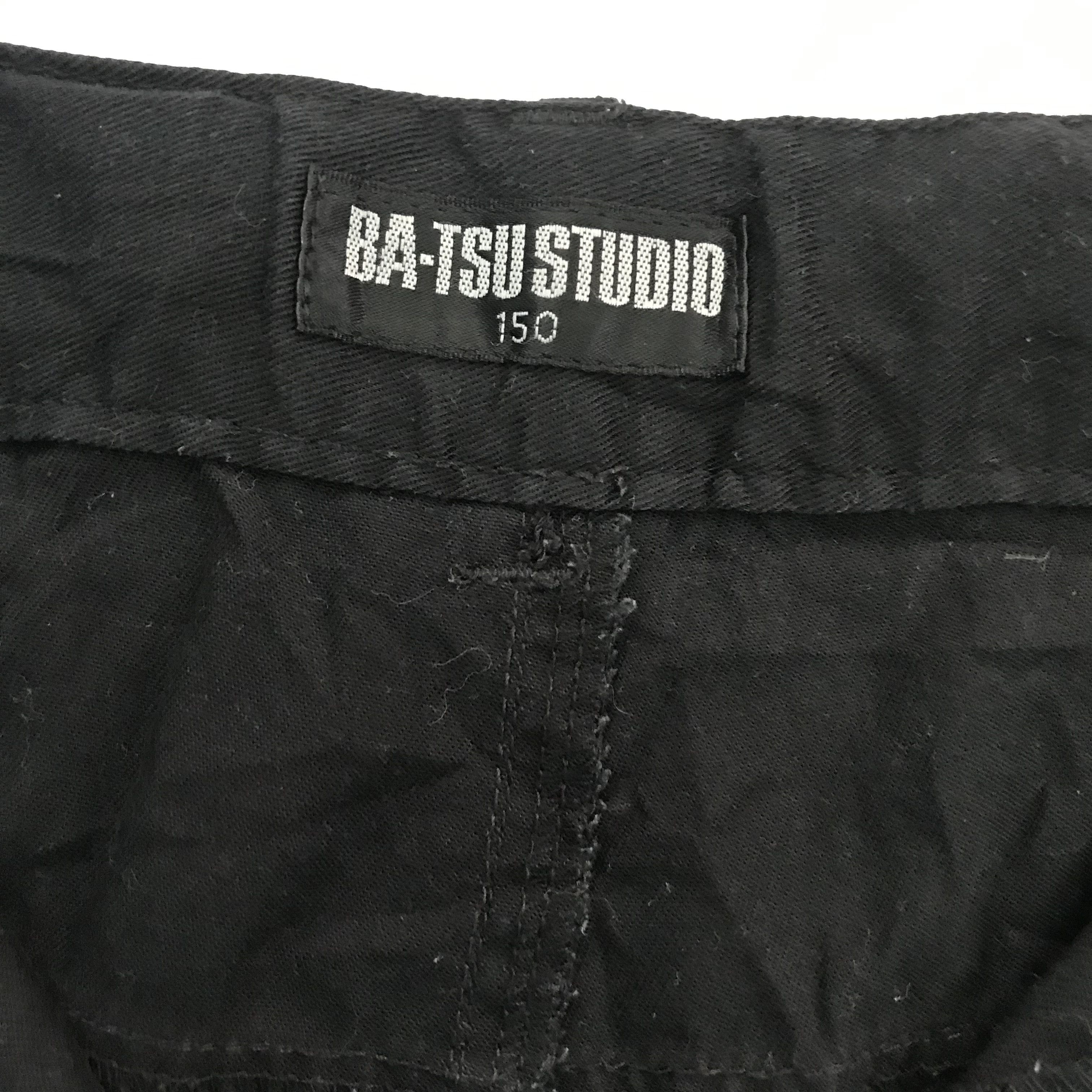 Japanese Brand × Tsumori Chisato 🔥NEEDGONETODAY🔥BATSU Studios Skull Multi pocket Cargopant Size US 29 - 17 Thumbnail