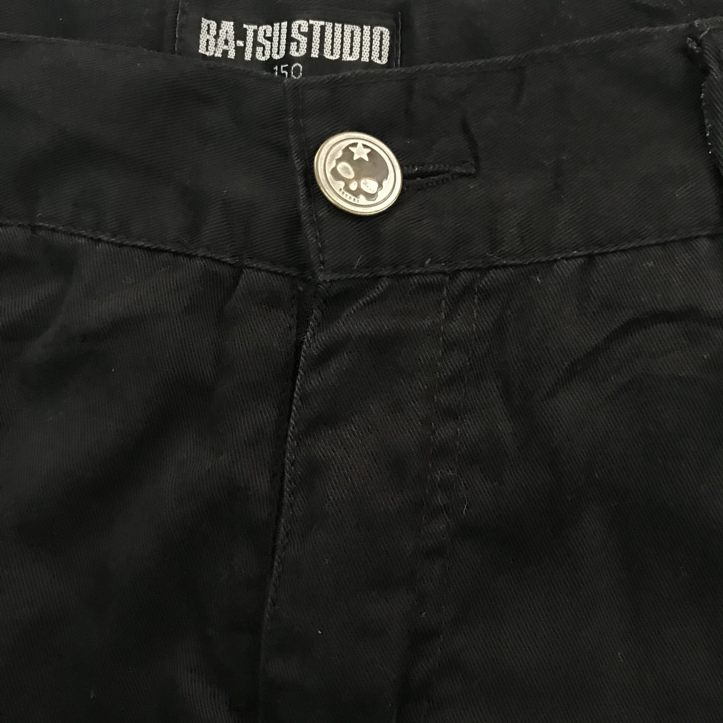 Japanese Brand × Tsumori Chisato 🔥NEEDGONETODAY🔥BATSU Studios Skull Multi pocket Cargopant Size US 29 - 15 Thumbnail