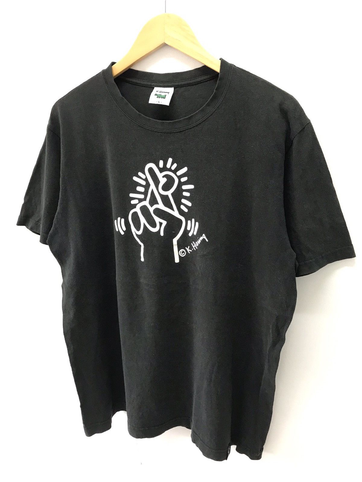 Keith Haring × Vintage Last Drop 🔥 Vintage Keith Haring Twist Finger Tee Size US L / EU 52-54 / 3 - 2 Thumbnail