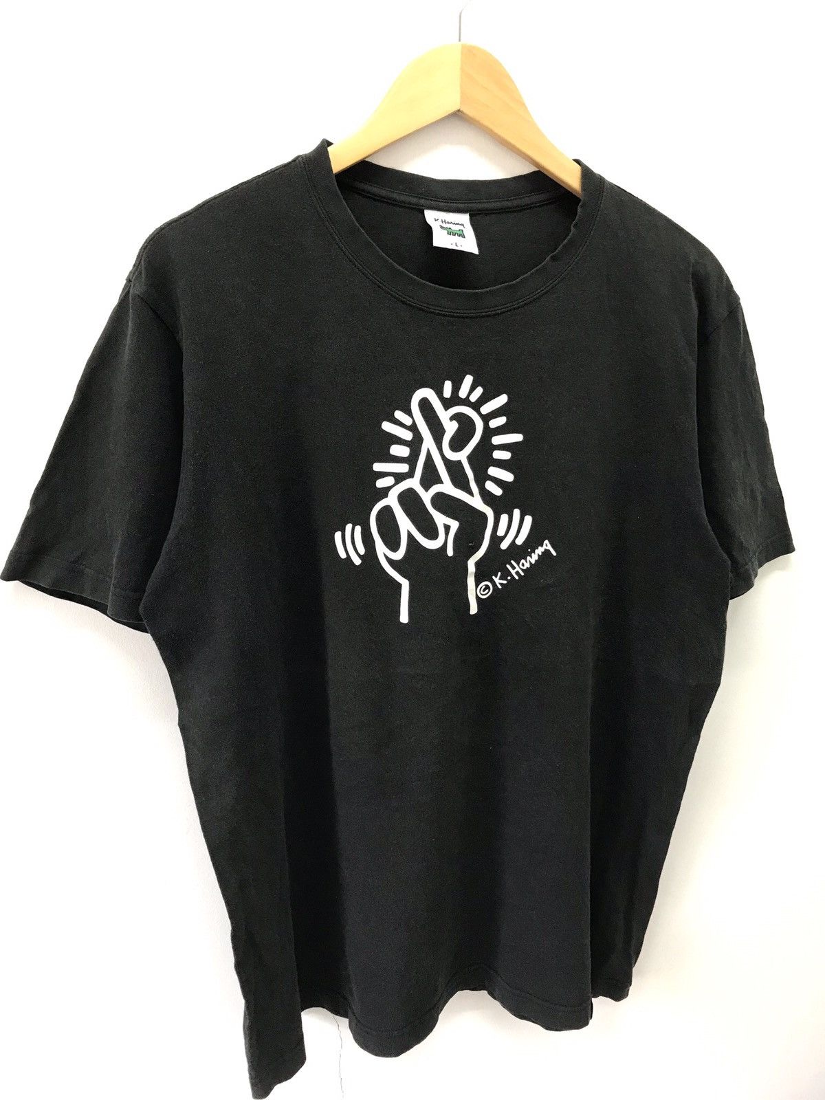 Keith Haring × Vintage Last Drop 🔥 Vintage Keith Haring Twist Finger Tee Size US L / EU 52-54 / 3 - 3 Thumbnail