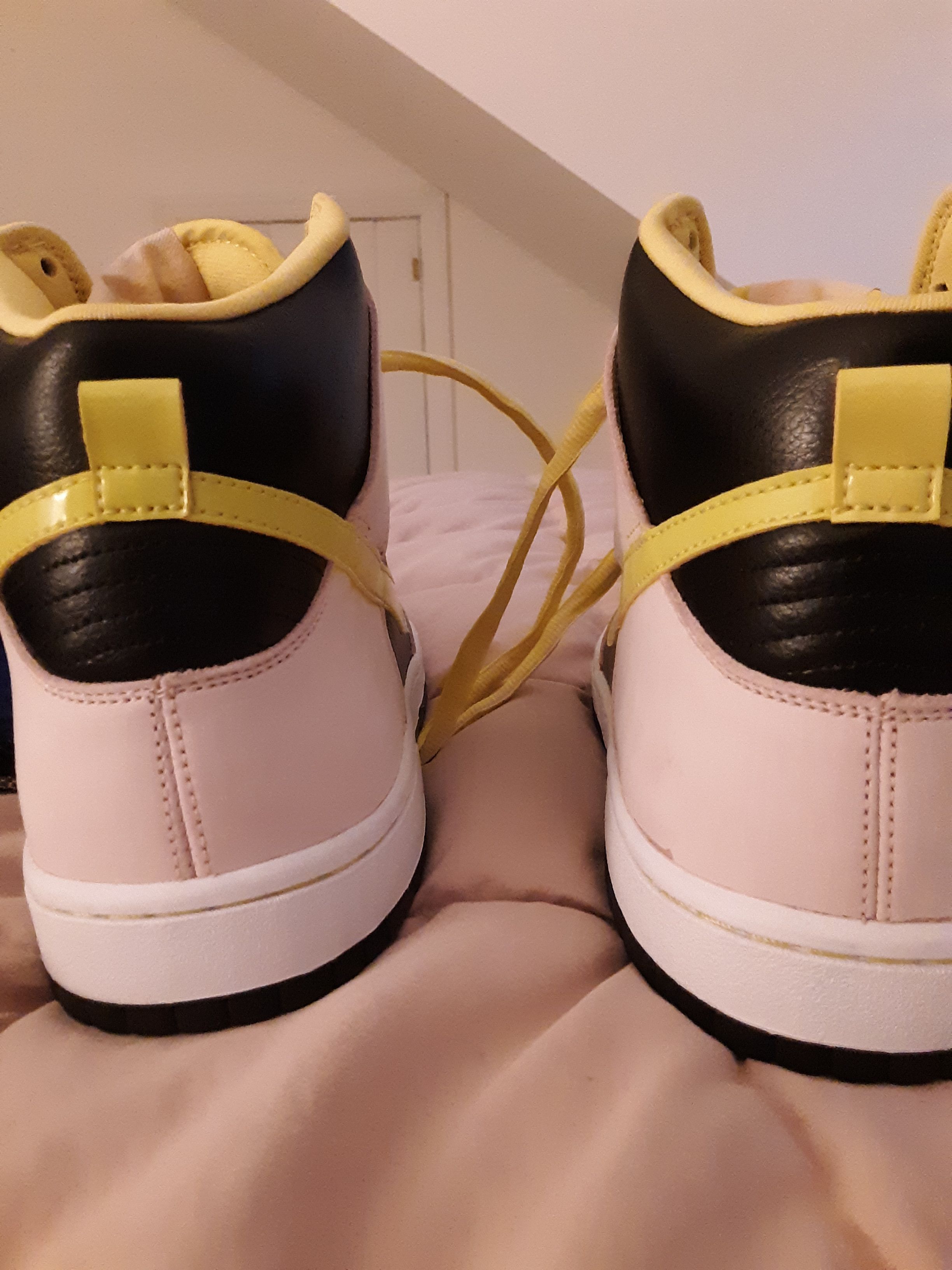 nike sb miss piggy