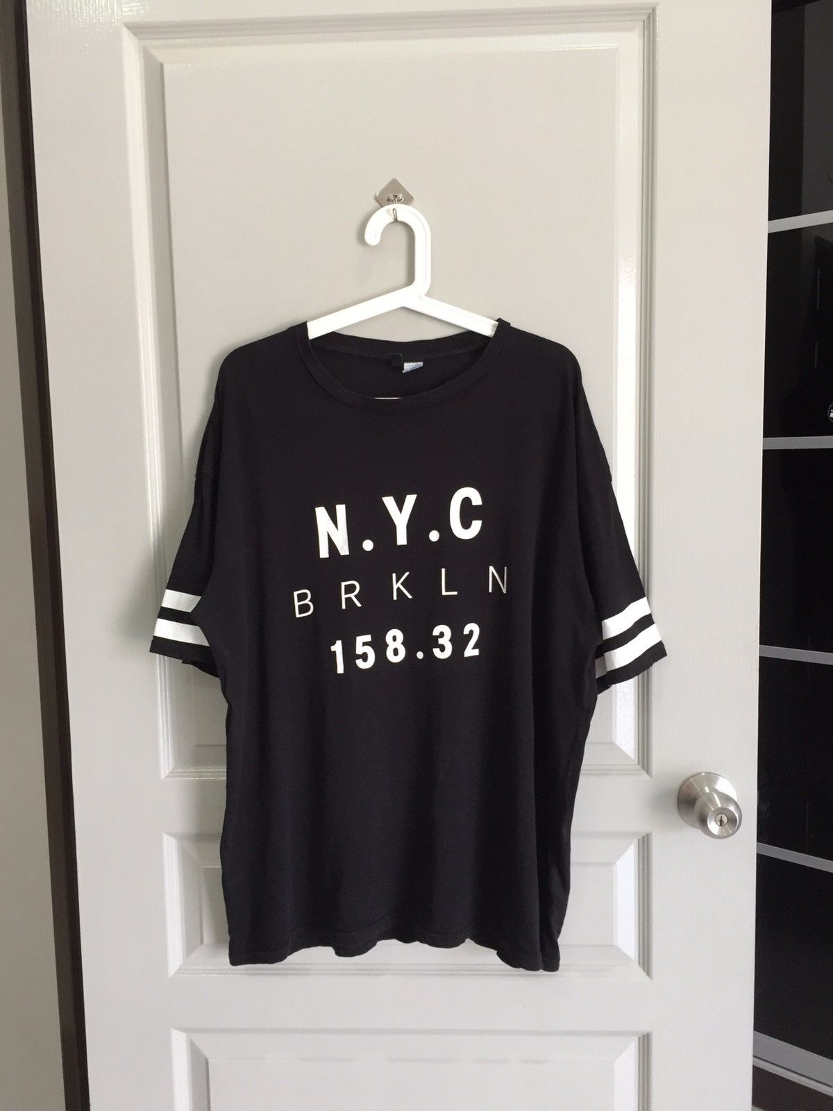 h&m Brooklyn New York tshirt //no stains //no holes - Depop