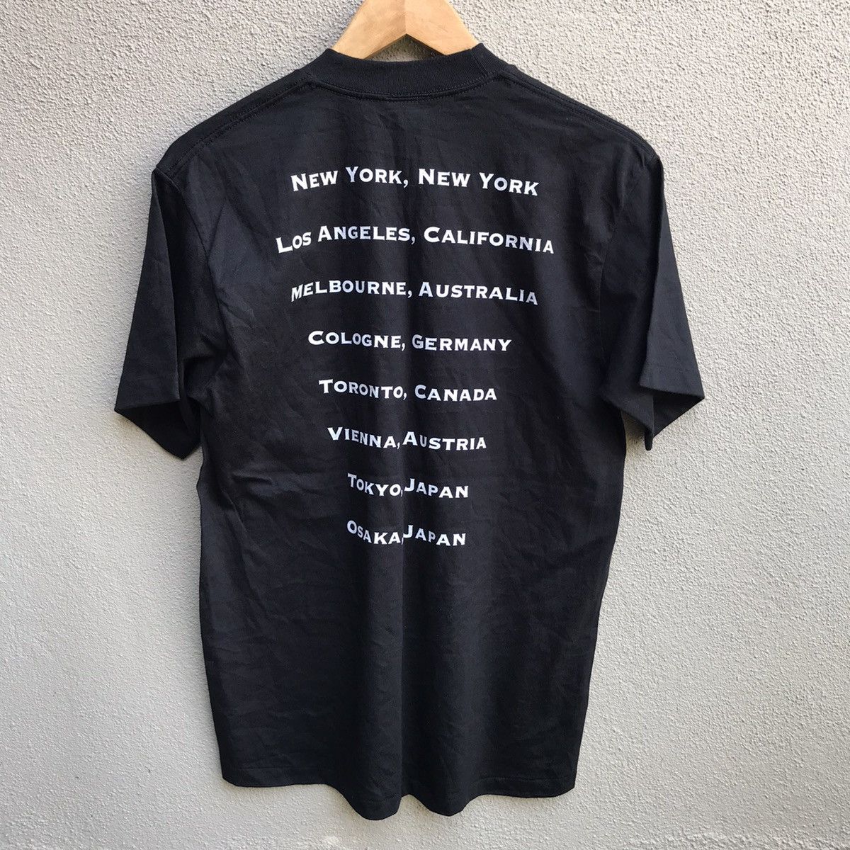 Disney Vintage BEAUTY & THE BEAST Disney tour musical tee movie Size US M / EU 48-50 / 2 - 3 Thumbnail
