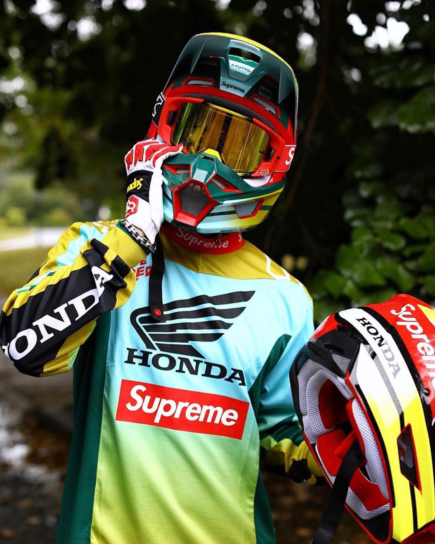 Supreme x Honda x Fox Racing Gloves Moss (FW19)