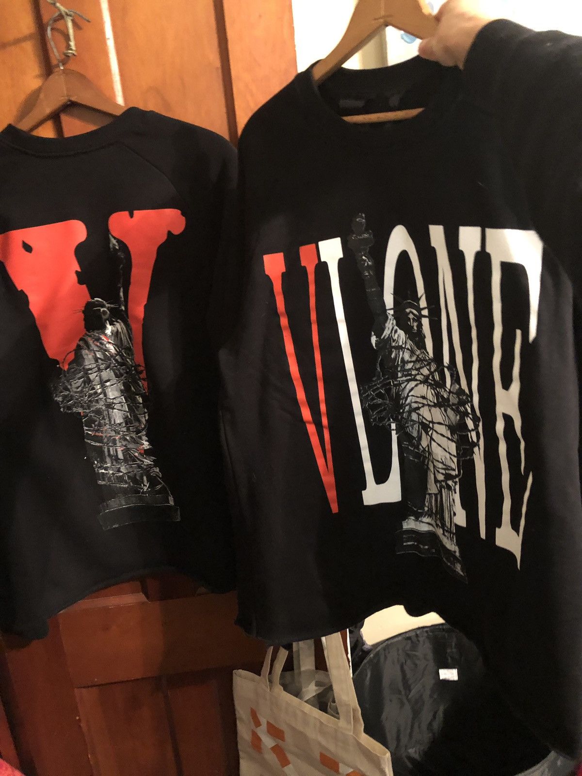 Vlone statue outlet of liberty hoodie