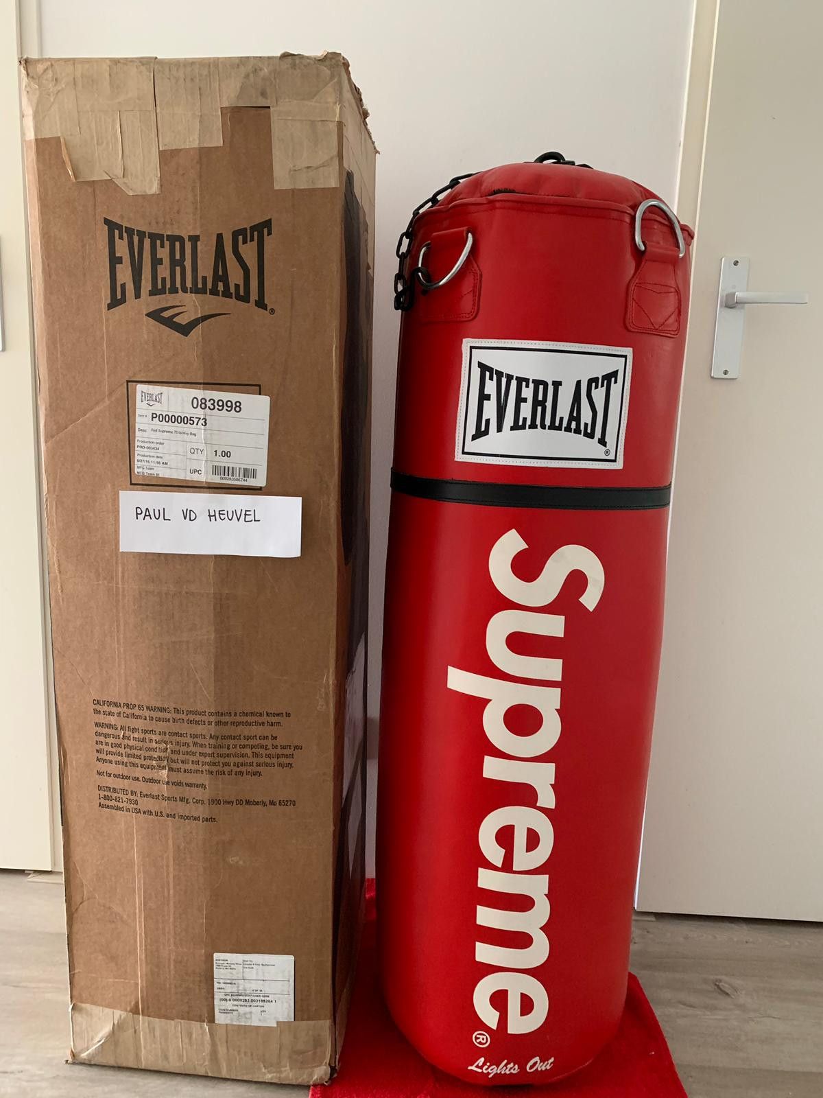 Supreme punch bag online