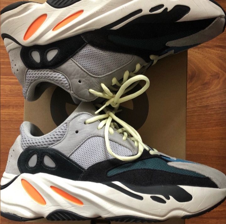 kanye wave runner 700