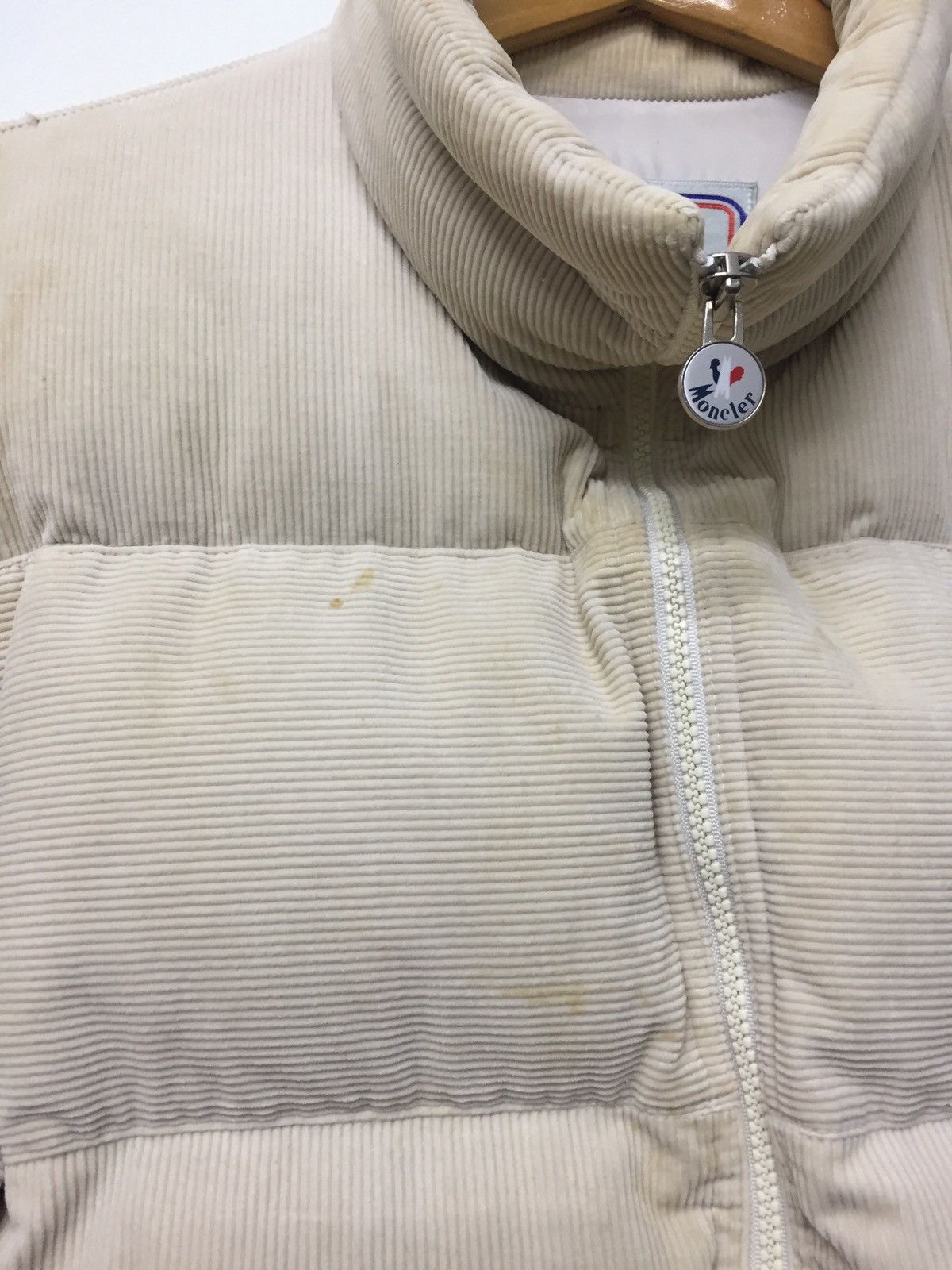 Moncler Vintage Moncler Puffer Curduroy Jacket Size US M / EU 48-50 / 2 - 8 Thumbnail