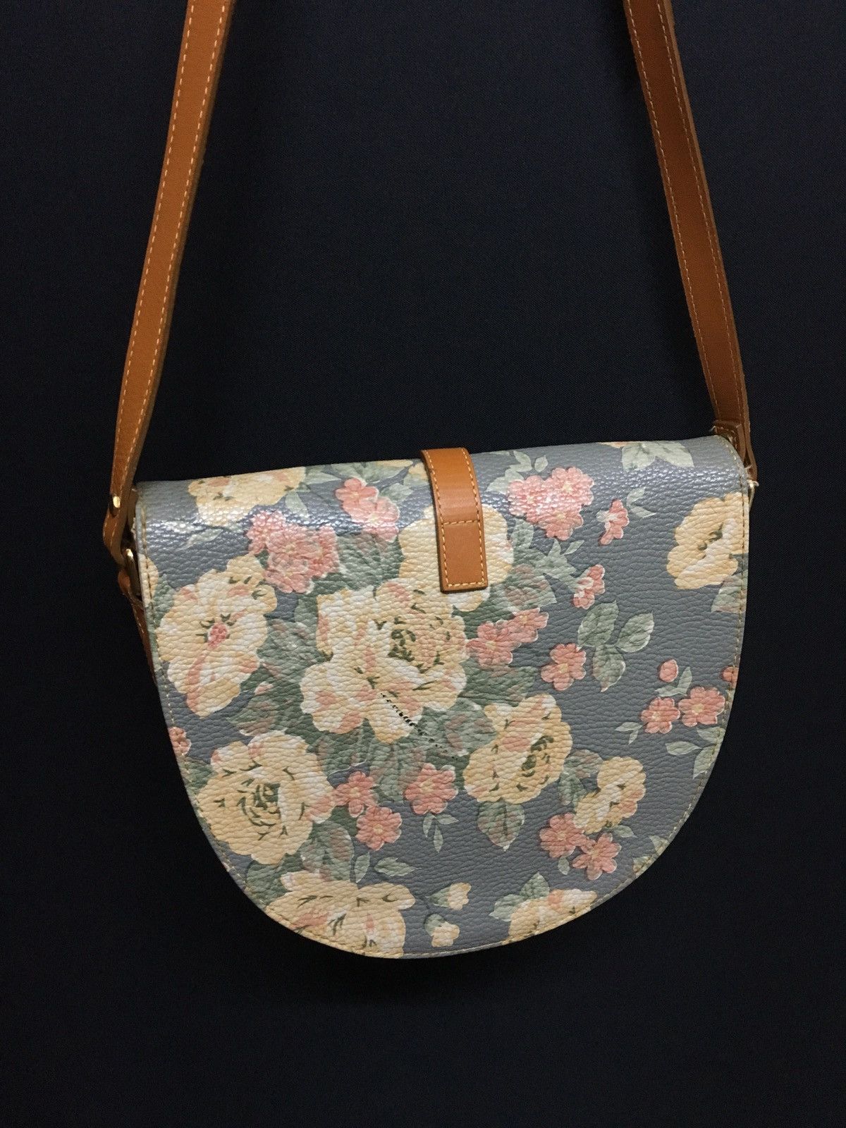Pierre Balmain × Vintage Sling bag solid leather flower motif Size ONE SIZE - 6 Thumbnail