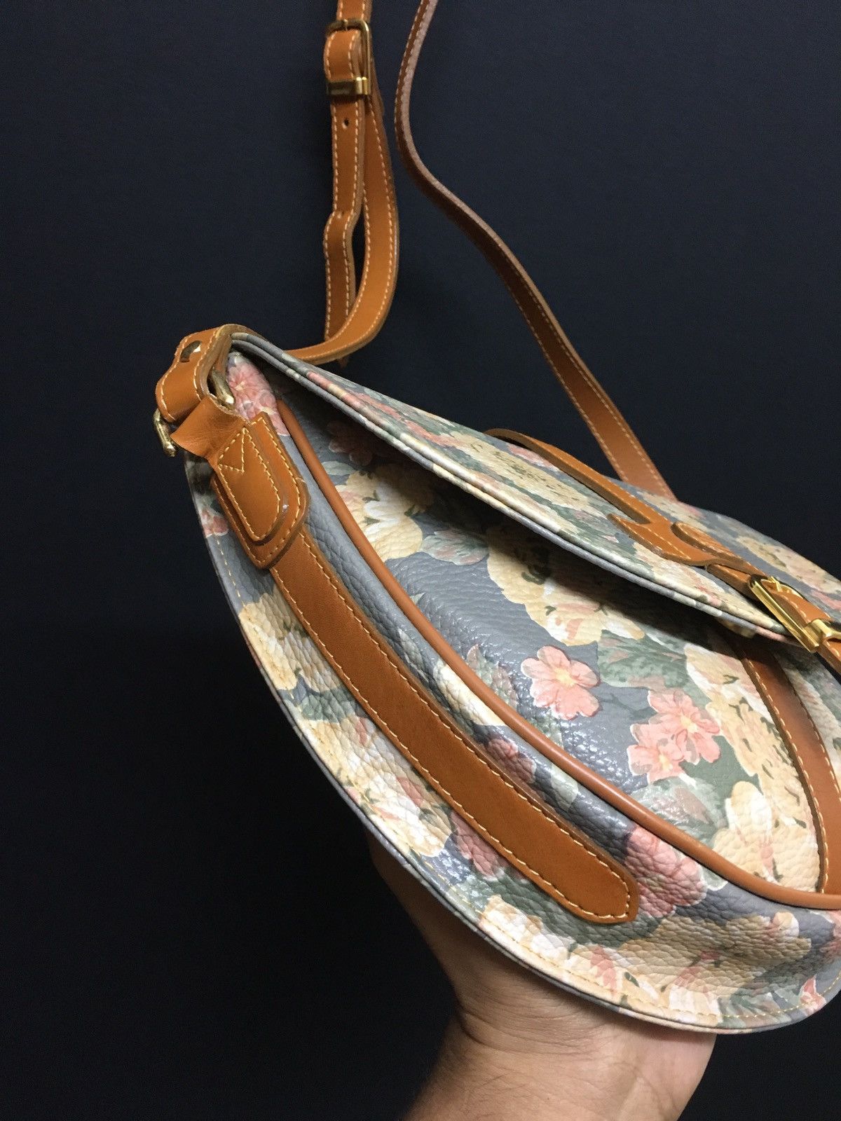 Pierre Balmain × Vintage Sling bag solid leather flower motif Size ONE SIZE - 4 Thumbnail