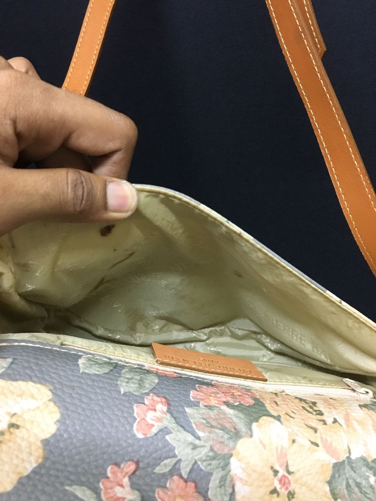 Pierre Balmain × Vintage Sling bag solid leather flower motif Size ONE SIZE - 8 Thumbnail