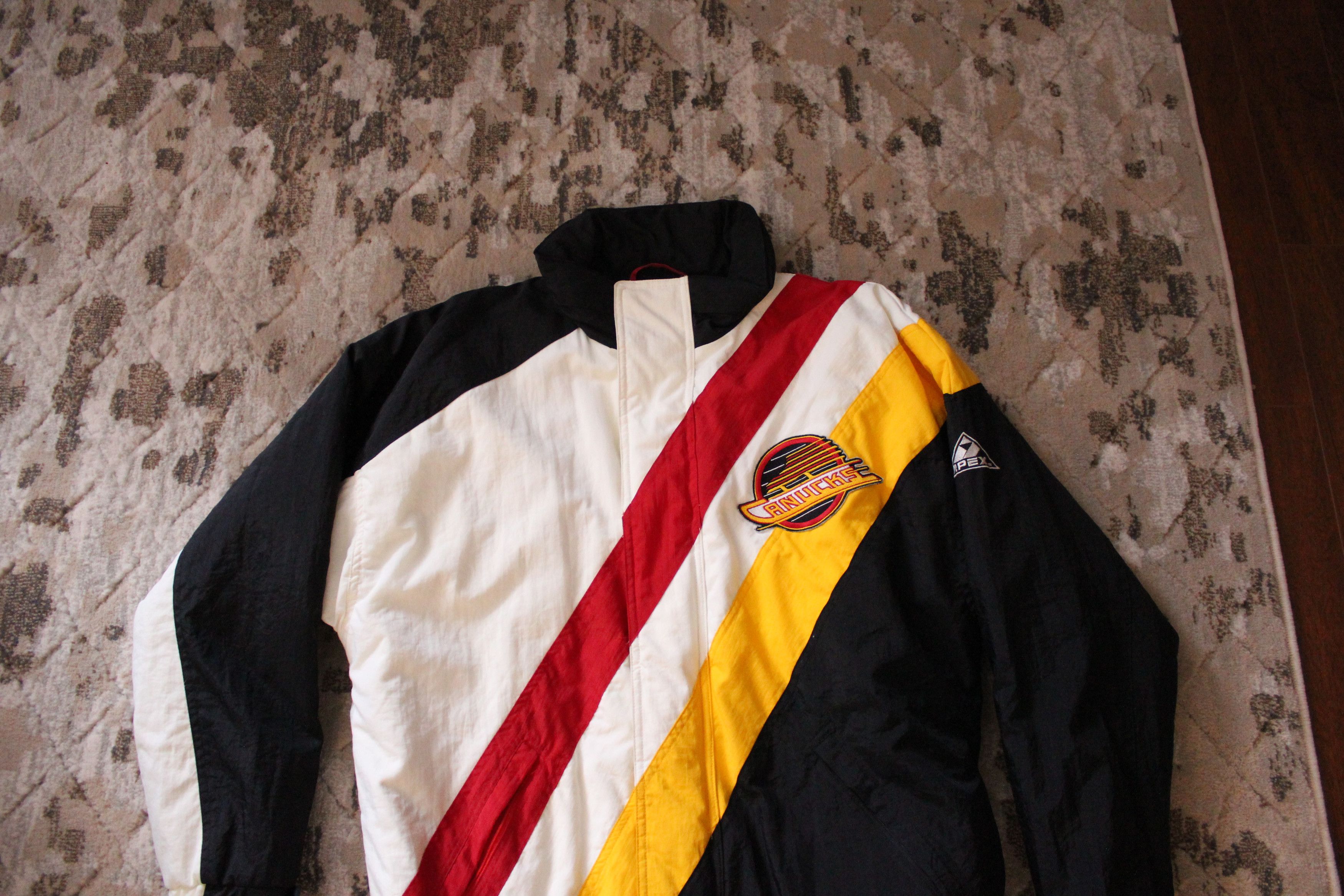 Apex × NHL × Vintage Vintage Vancouver Canucks Apex Full Zip