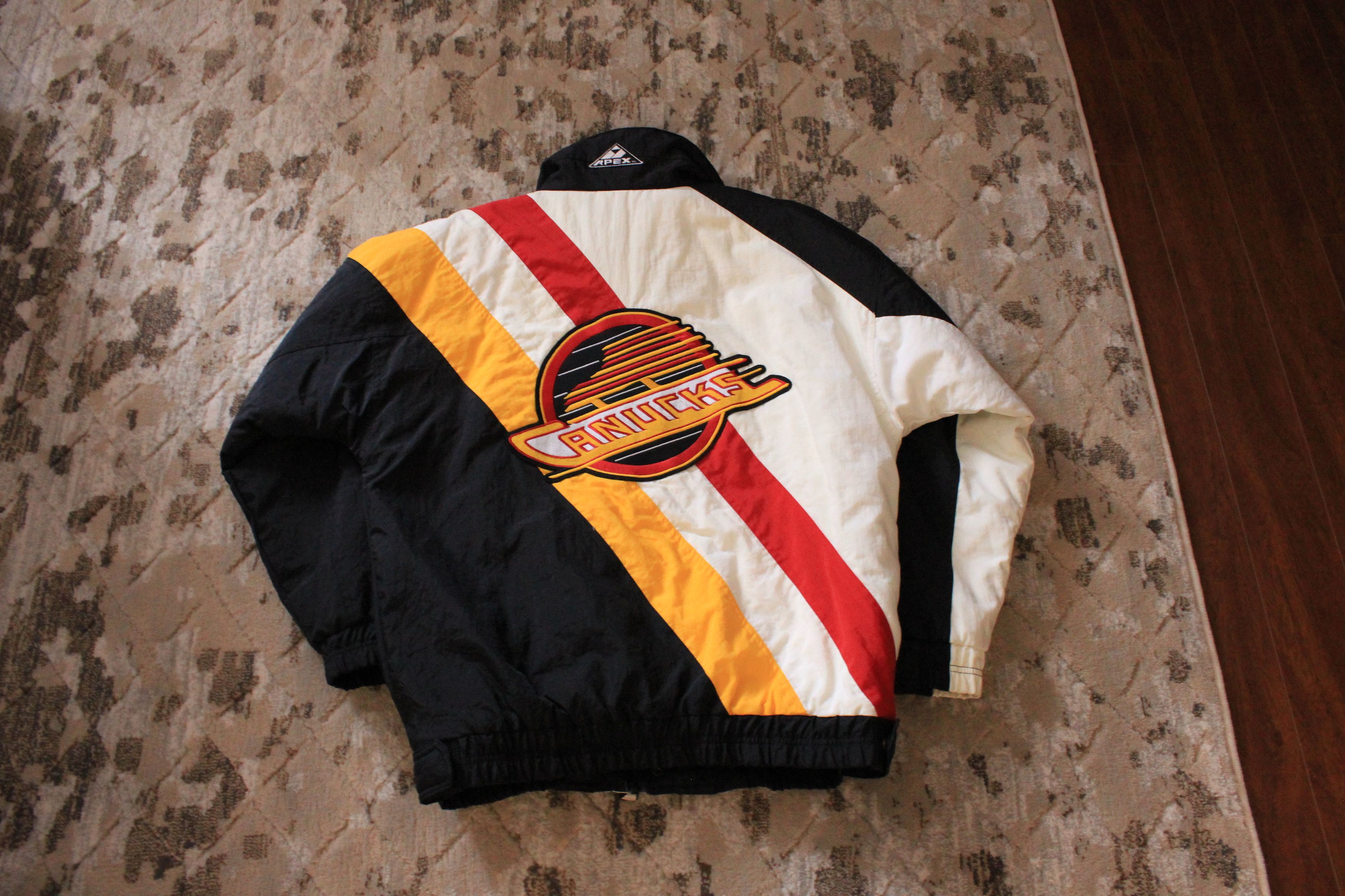 Apex × NHL × Vintage Vintage Vancouver Canucks Apex Full Zip