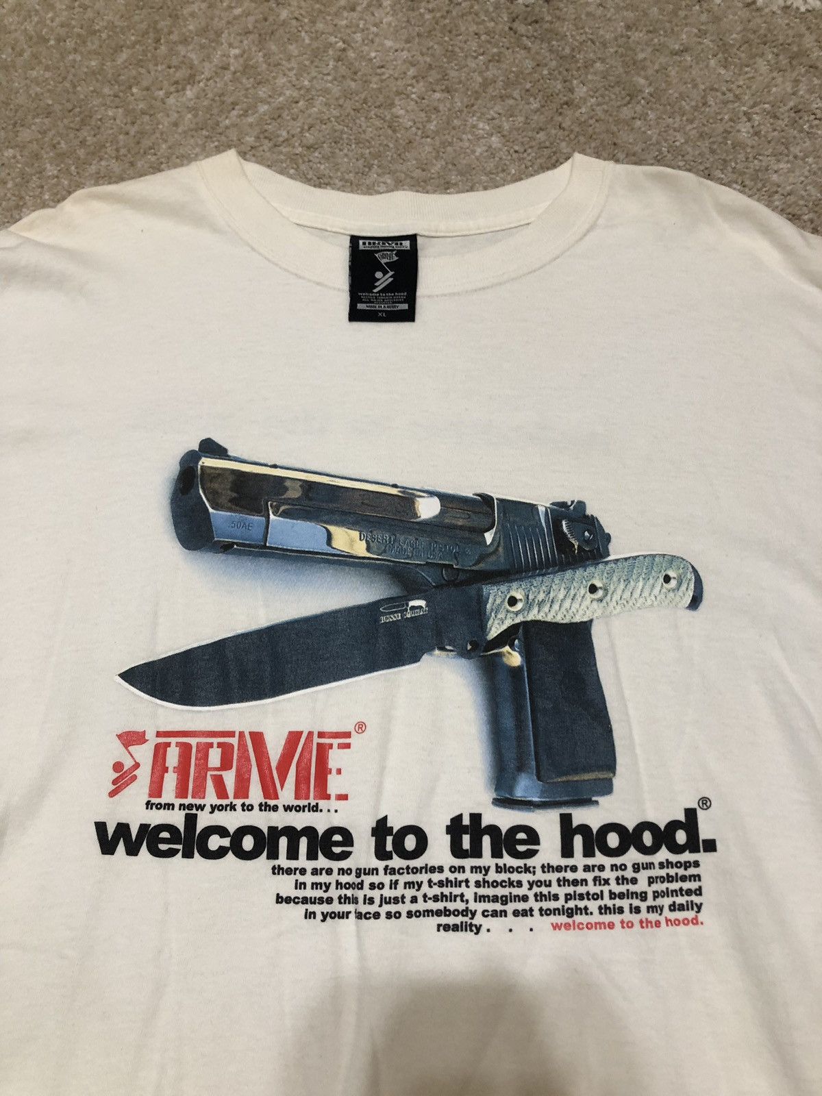 Vintage Guns And Knife Welcome to the Hood Arme White T-Shirt 