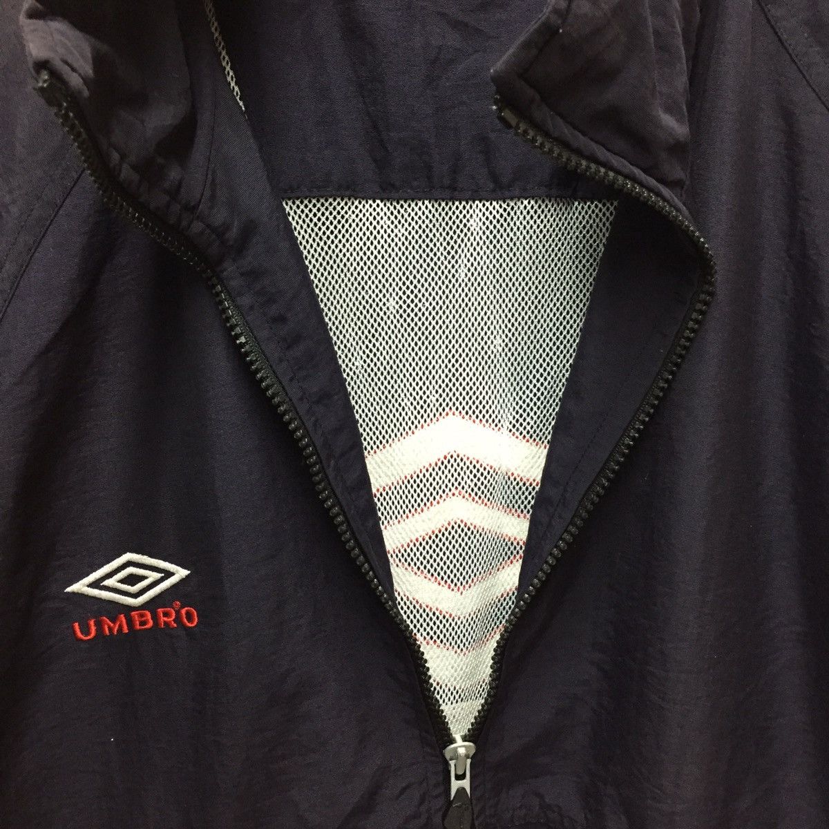 Umbro Umbro Windbreaker Jacket Sweater / Zipper up Size US L / EU 52-54 / 3 - 3 Thumbnail
