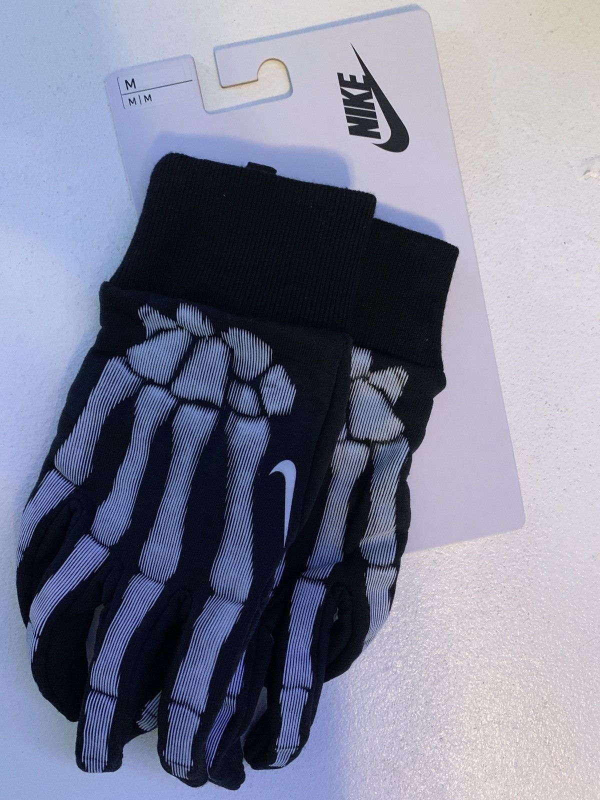 Nike skeleton sphere 2024 running gloves black