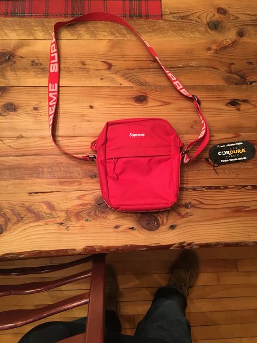 Supreme SS18 Shoulder Bag - Red