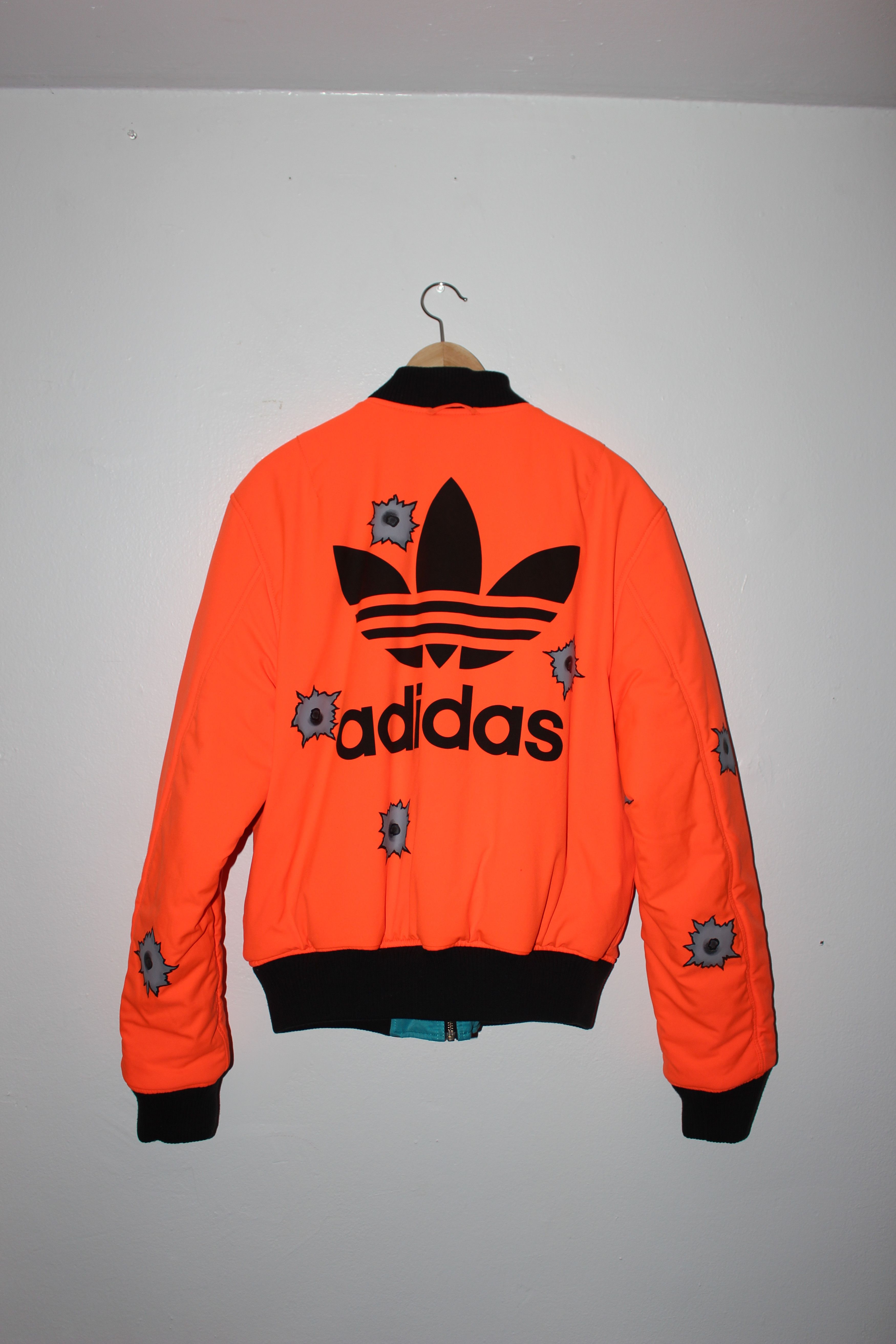 Adidas × Jeremy Scott ADIDAS X JEREMY SCOTT REVERSIBLE Adidas × Jeremy Scott ADIDAS X JEREMY SCOTT REVERSIBLE