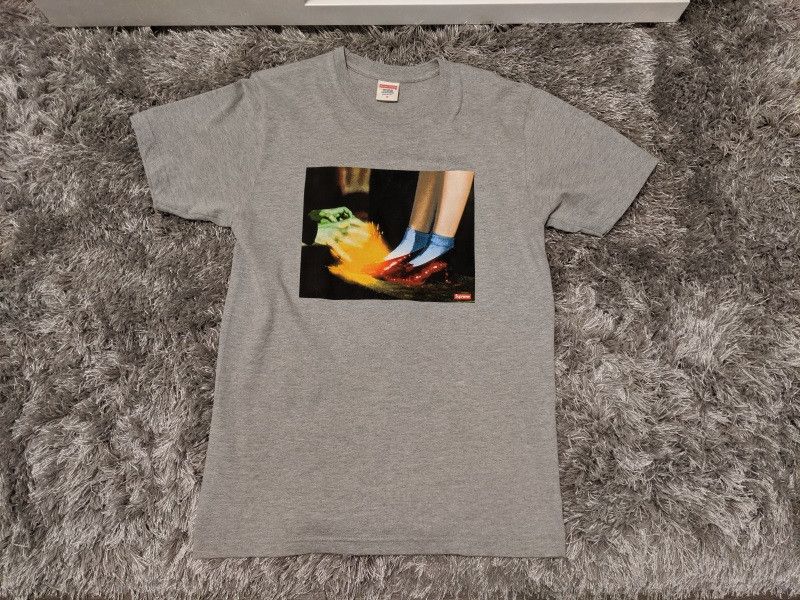 Supreme dorothy tee sales