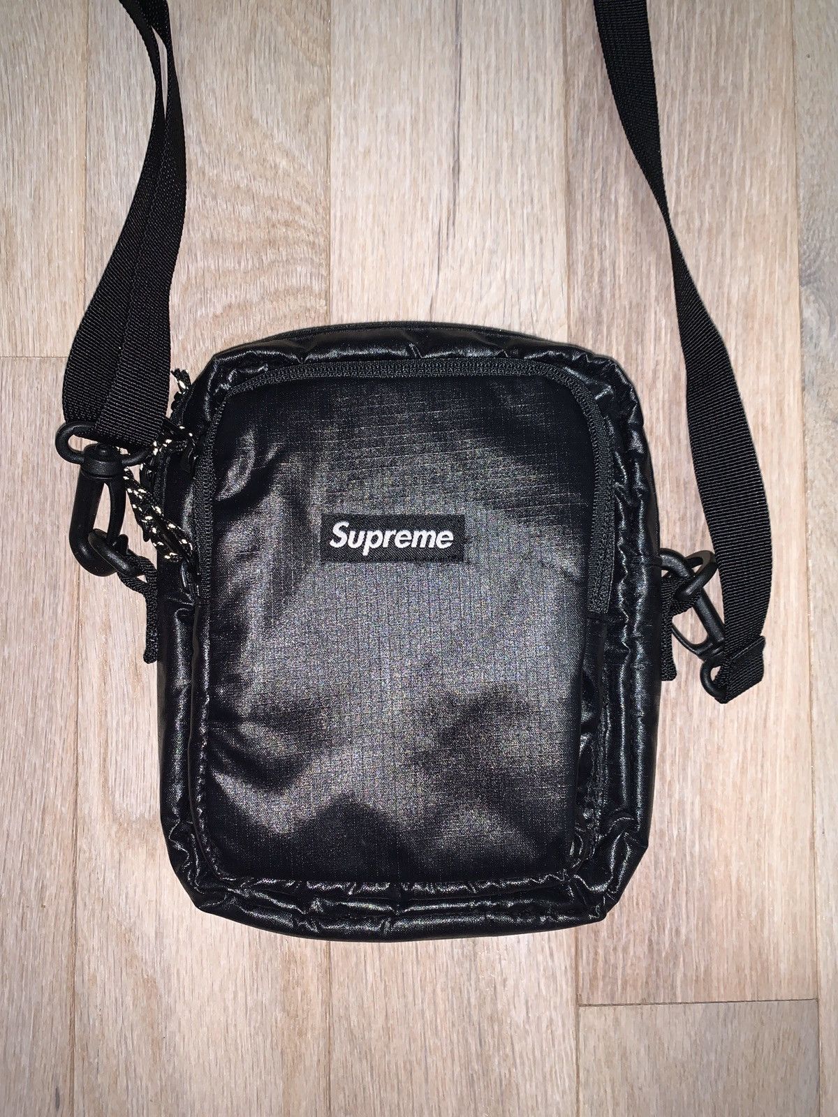 Supreme 2017 shoulder bag hotsell