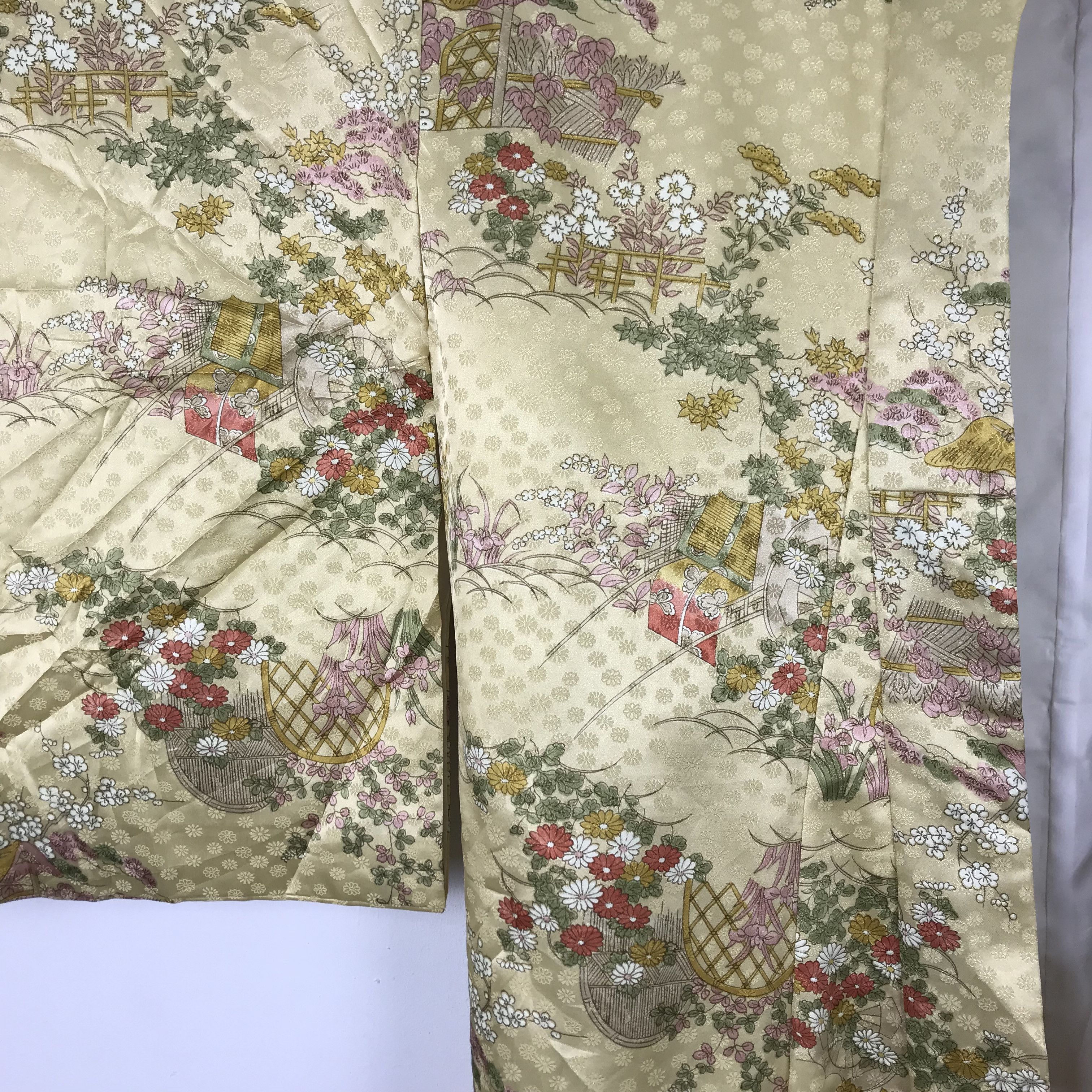 Other U10 ROYAL FLOWER DESIGN LONG KIMONO SILK Size US M / EU 48-50 / 2 - 6 Thumbnail