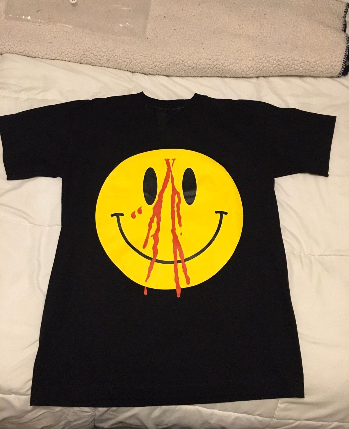 Vlone Vlone Smiley Face Tee Size US L / EU 52-54 / 3 - 1 Preview