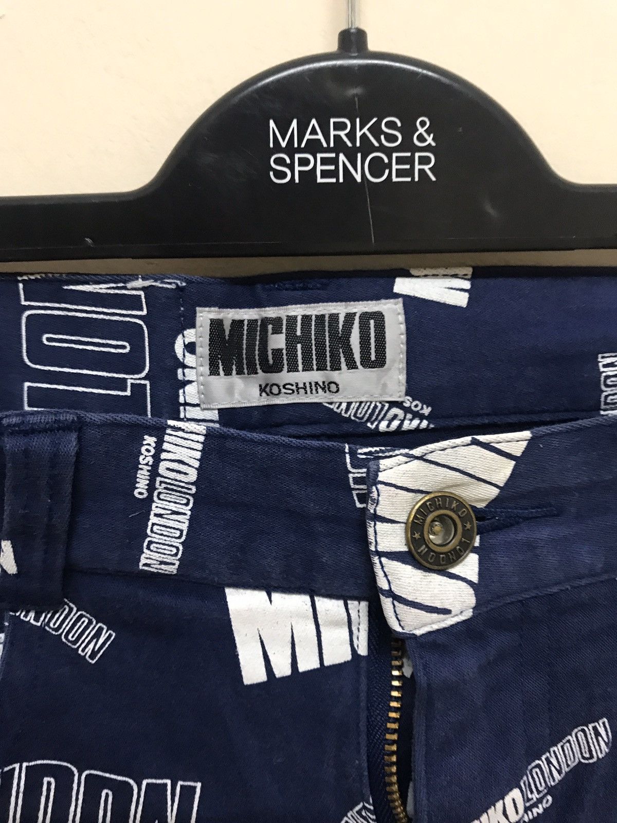 Michiko Koshino London Over PRINT SPELL OUT CASUAL PANTS SWAG RARE Size US 28 / EU 44 - 5 Thumbnail