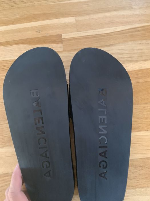 balenciaga piscine flat sandals