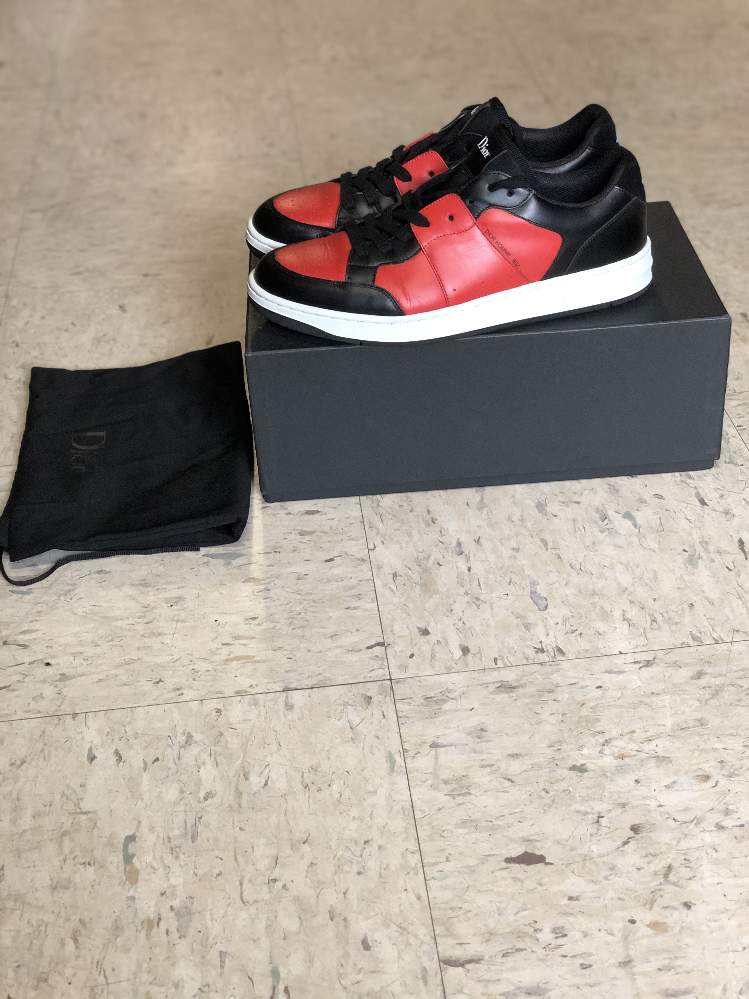 Dior Dior low Bred US fits 9.5/10 EU 44 Size US 10.5 / EU 43-44 - 2 Thumbnail
