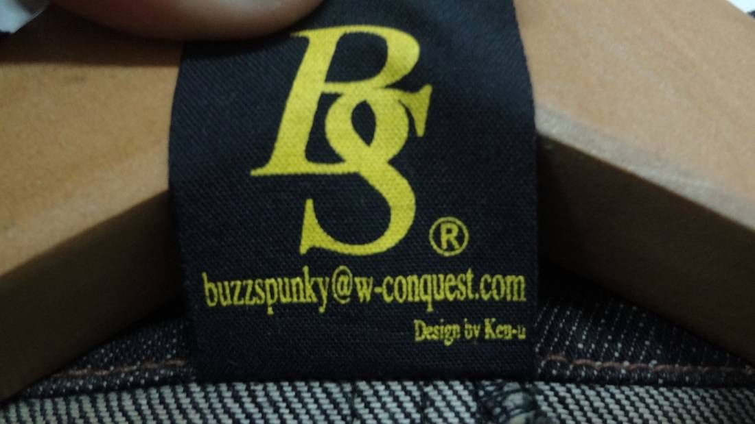Designer Buzz Spunky Design By Keu-u Size US S / EU 44-46 / 1 - 5 Thumbnail
