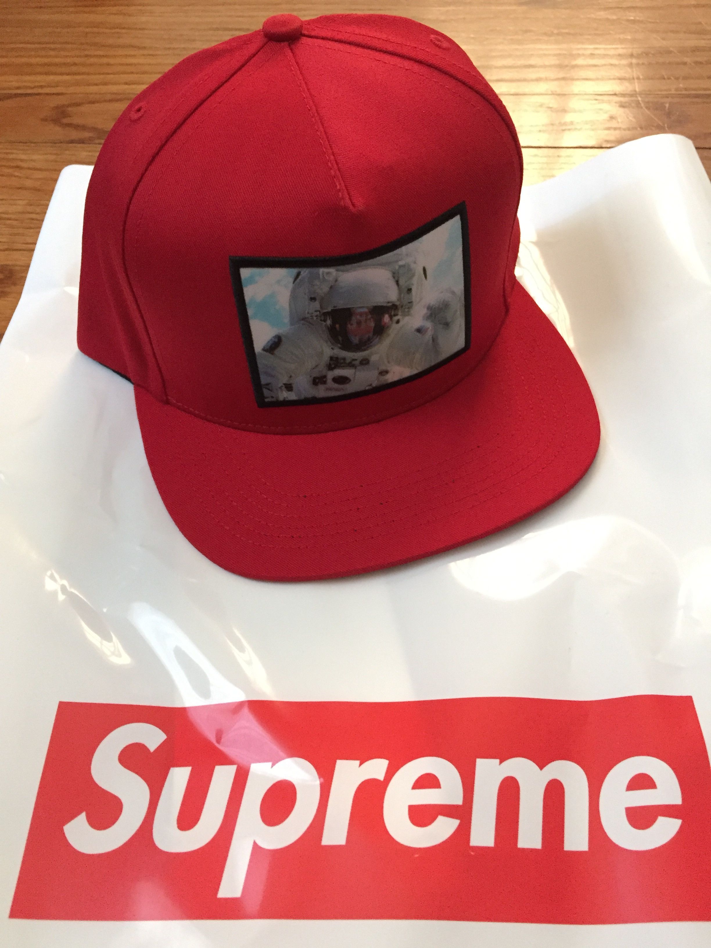 Supreme Supreme Astronaut Hologram 5 panel | Grailed
