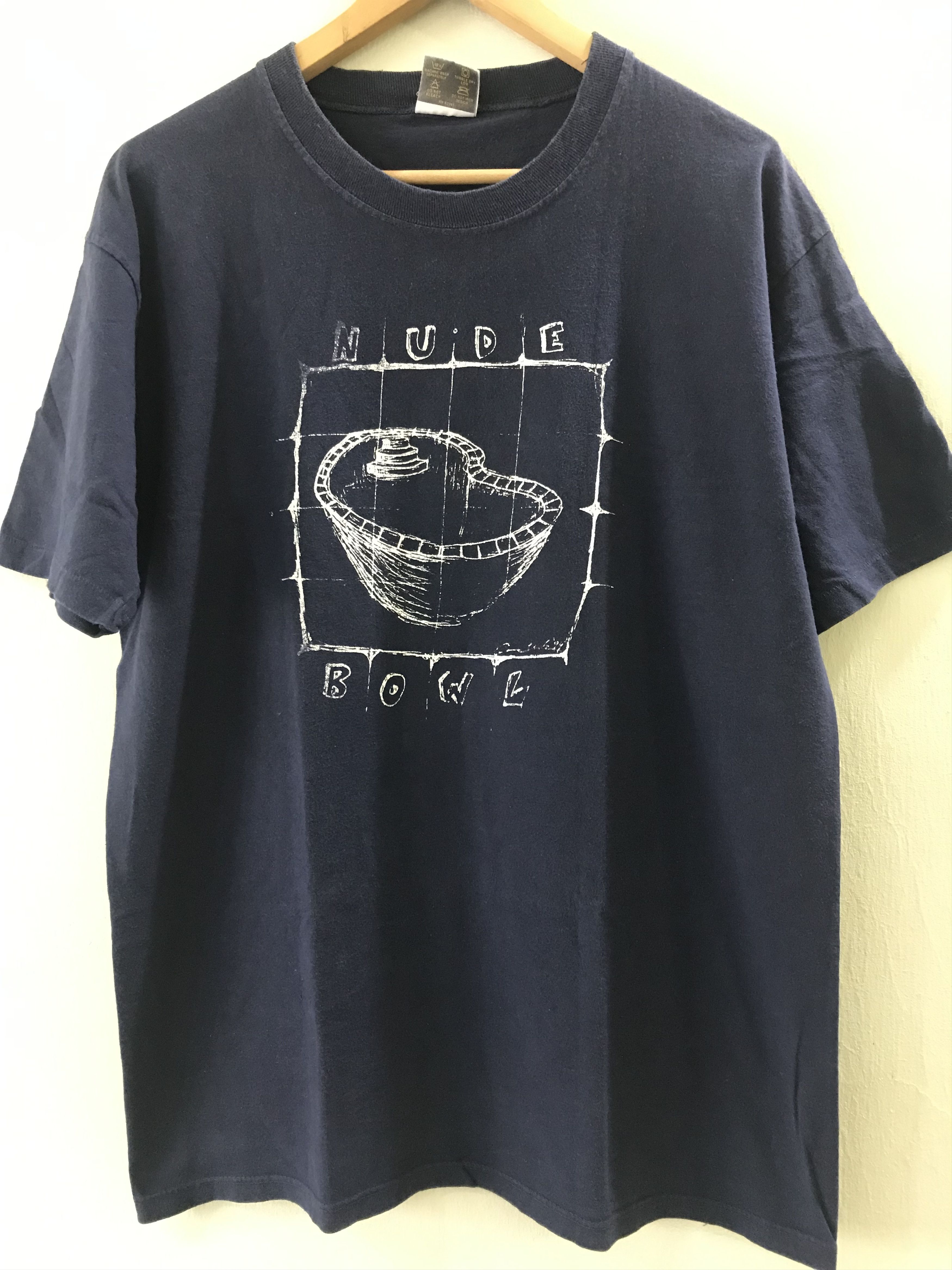 Santa Cruz Skateboards Vintage 90’s NUDE BOWL SKATEBOARD LEGENDARY POOL Tshirt Size US L / EU 52-54 / 3 - 1 Thumbnail