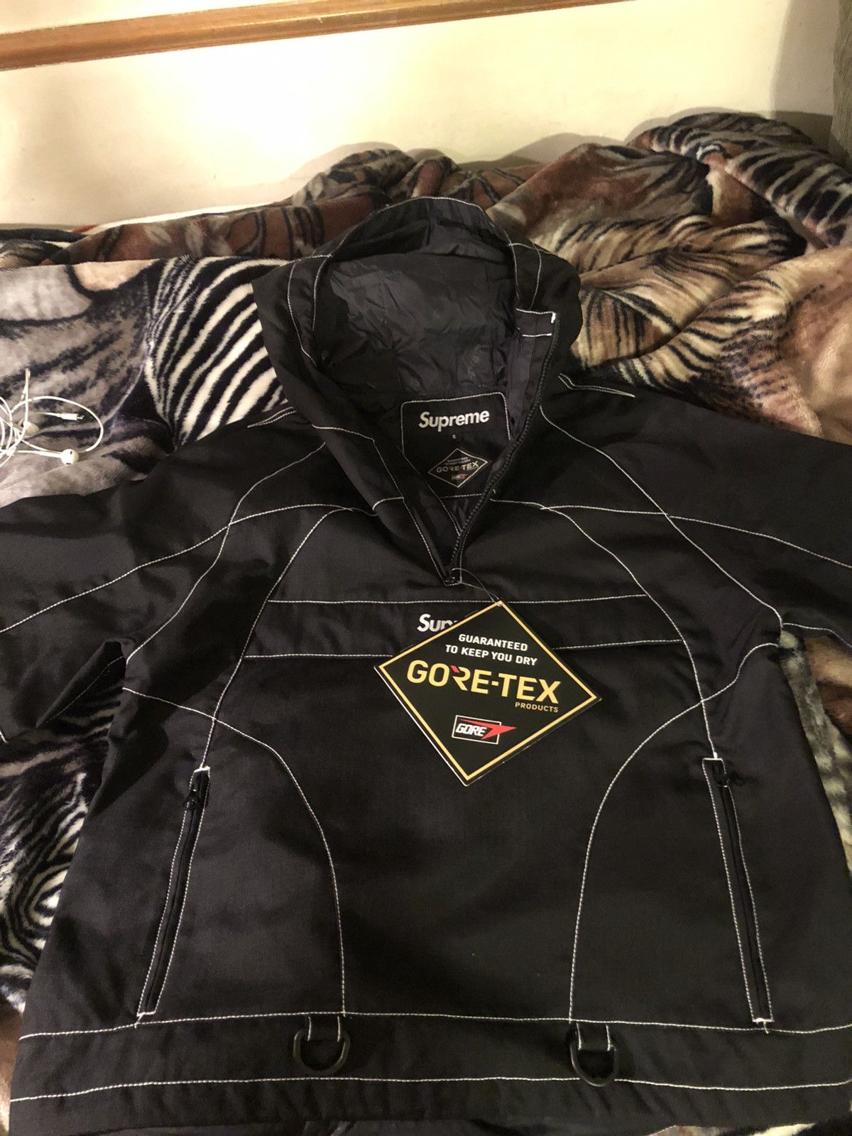 Supreme Supreme x GORE-TEX Contrast Stitch Anorak | Grailed