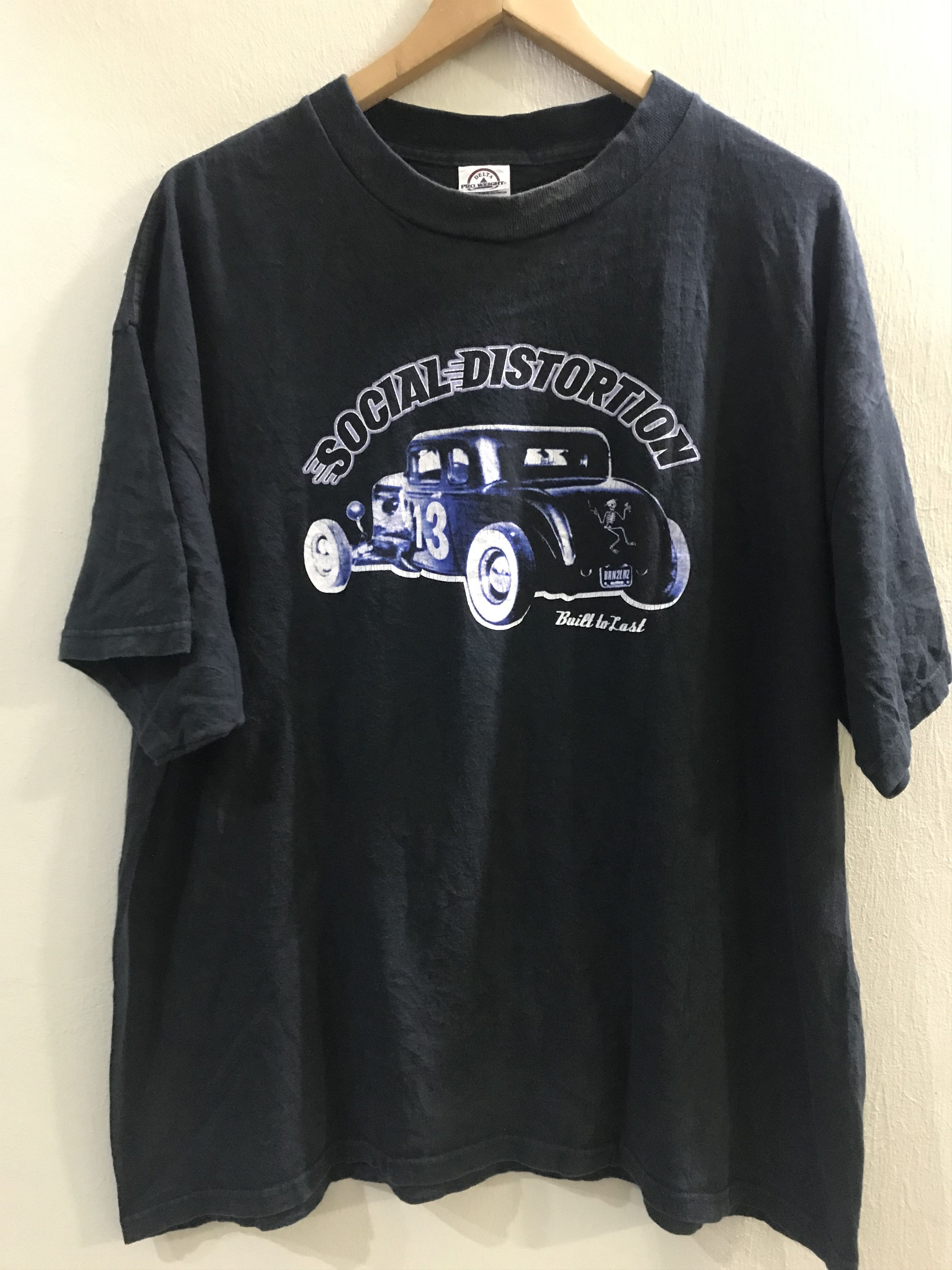 Band Tees SOCIAL DISTORTION Built To Last Rock Tour Concert Tshirt Size US XL / EU 56 / 4 - 1 Thumbnail