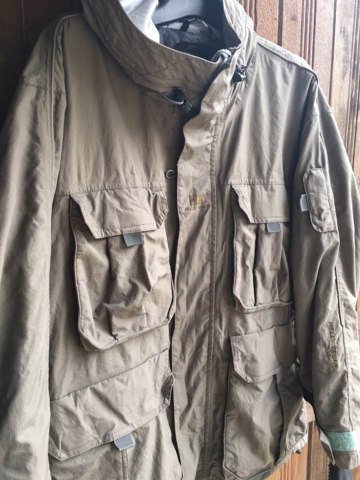 Helly Hansen Nice Design HELLY HANSEN tech adventure suits Patagonia Size US XS / EU 42 / 0 - 7 Thumbnail