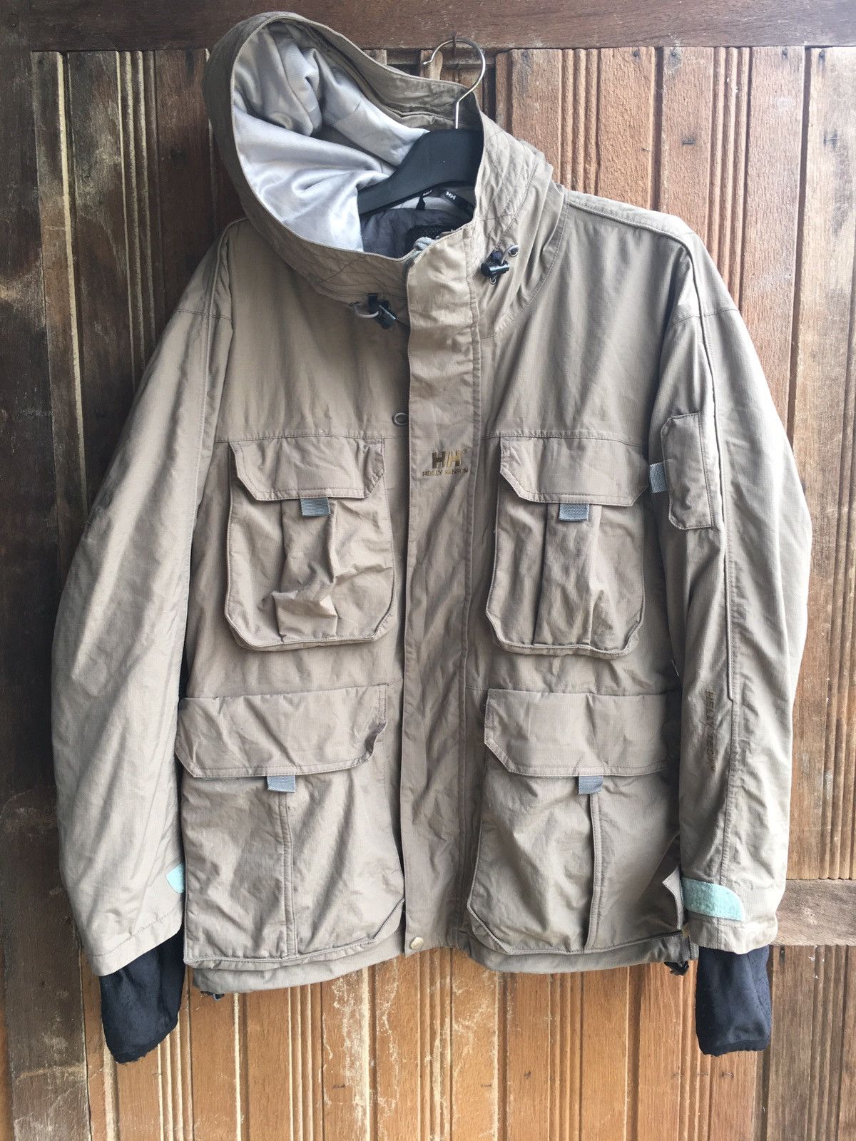 Helly Hansen Nice Design HELLY HANSEN tech adventure suits Patagonia Size US XS / EU 42 / 0 - 2 Thumbnail