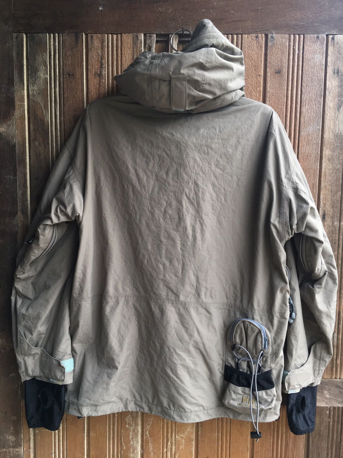 Helly Hansen Nice Design HELLY HANSEN tech adventure suits Patagonia Size US XS / EU 42 / 0 - 8 Thumbnail
