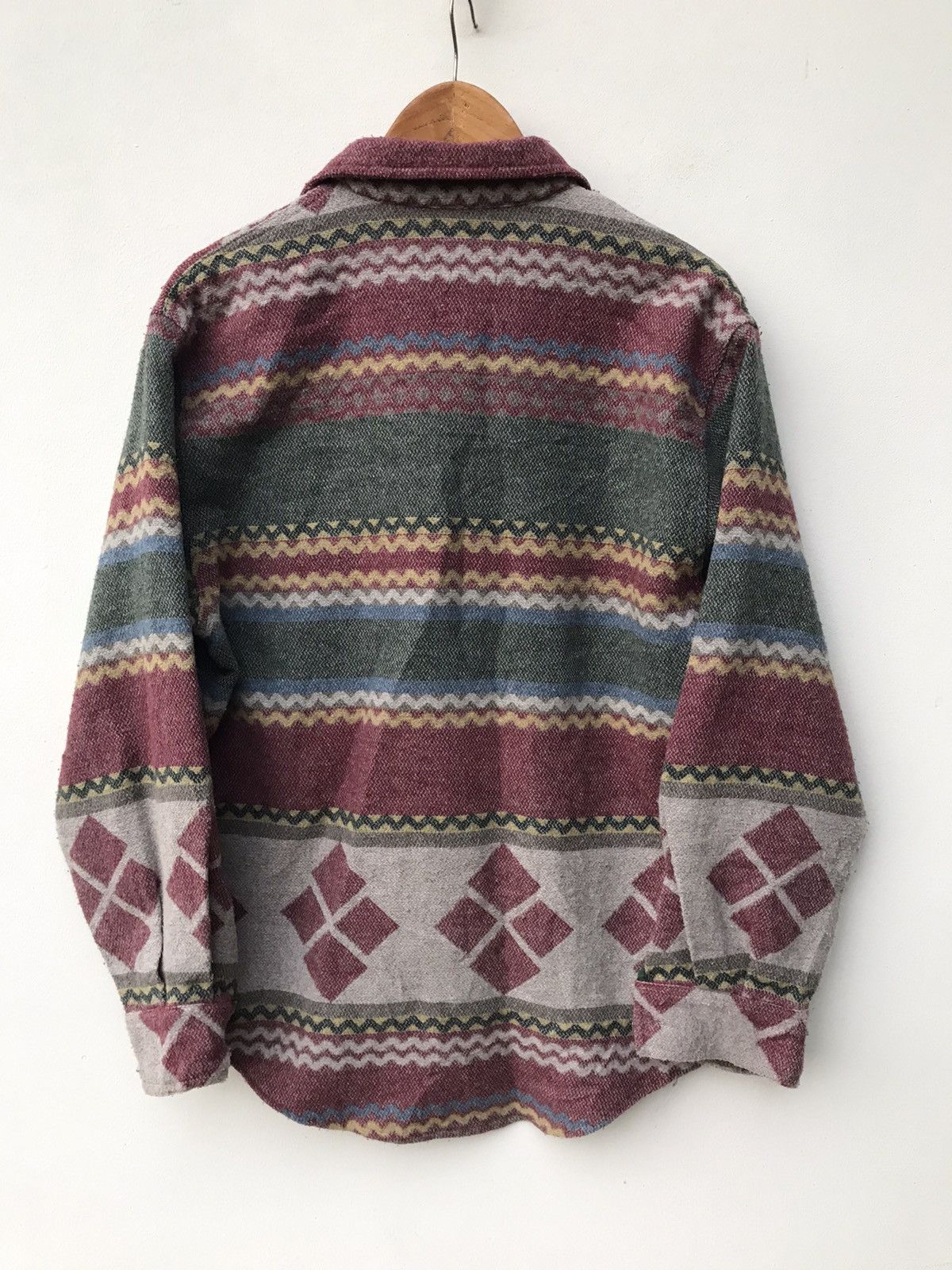Benetton NAVAJO STRIPE BENETTON CASUAL SHIRT STRIPE DESIGN RARE Size US M / EU 48-50 / 2 - 3 Thumbnail