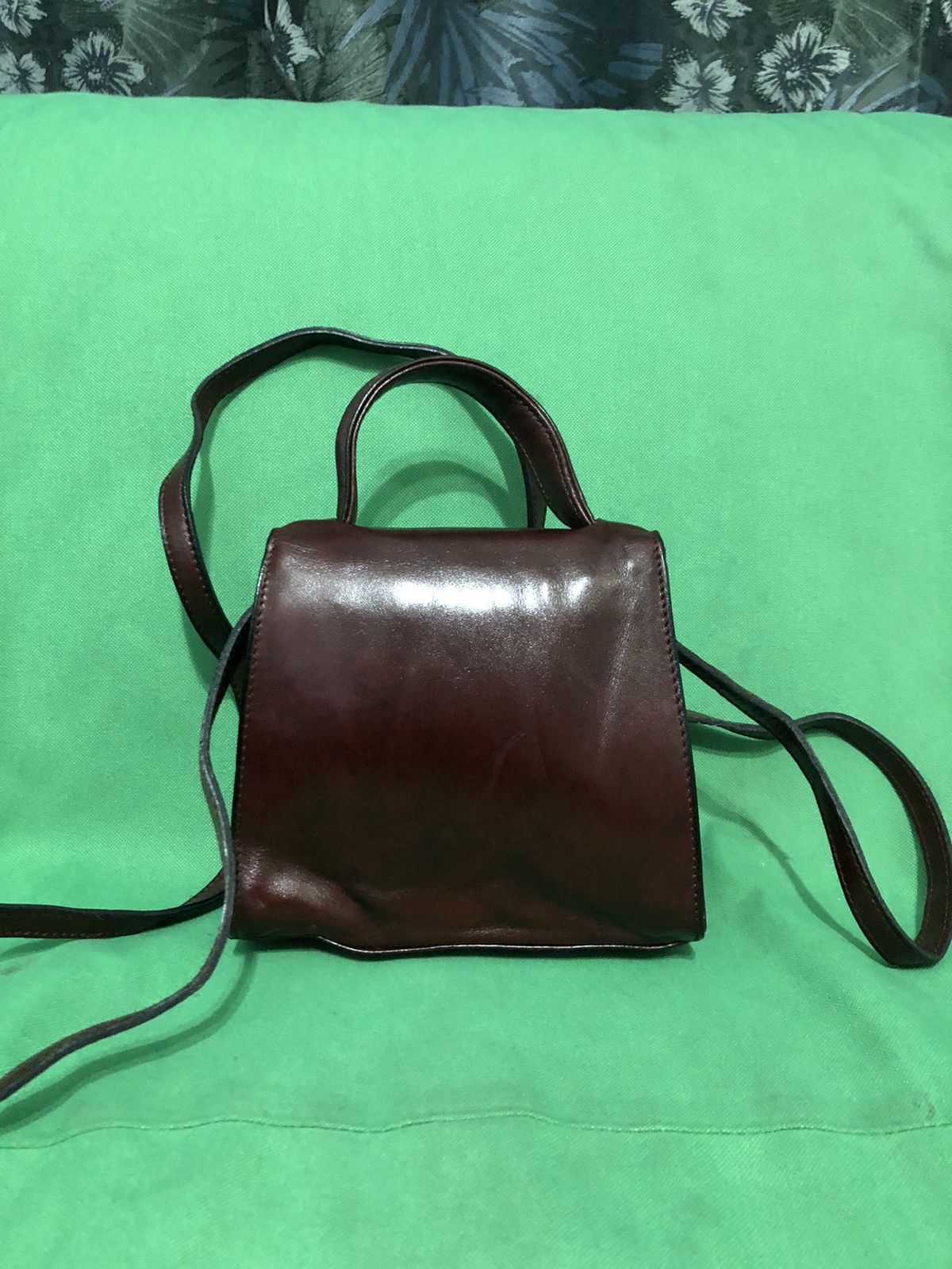 Genuine Leather Gold Pfeil Sling Bag Size ONE SIZE - 3 Thumbnail
