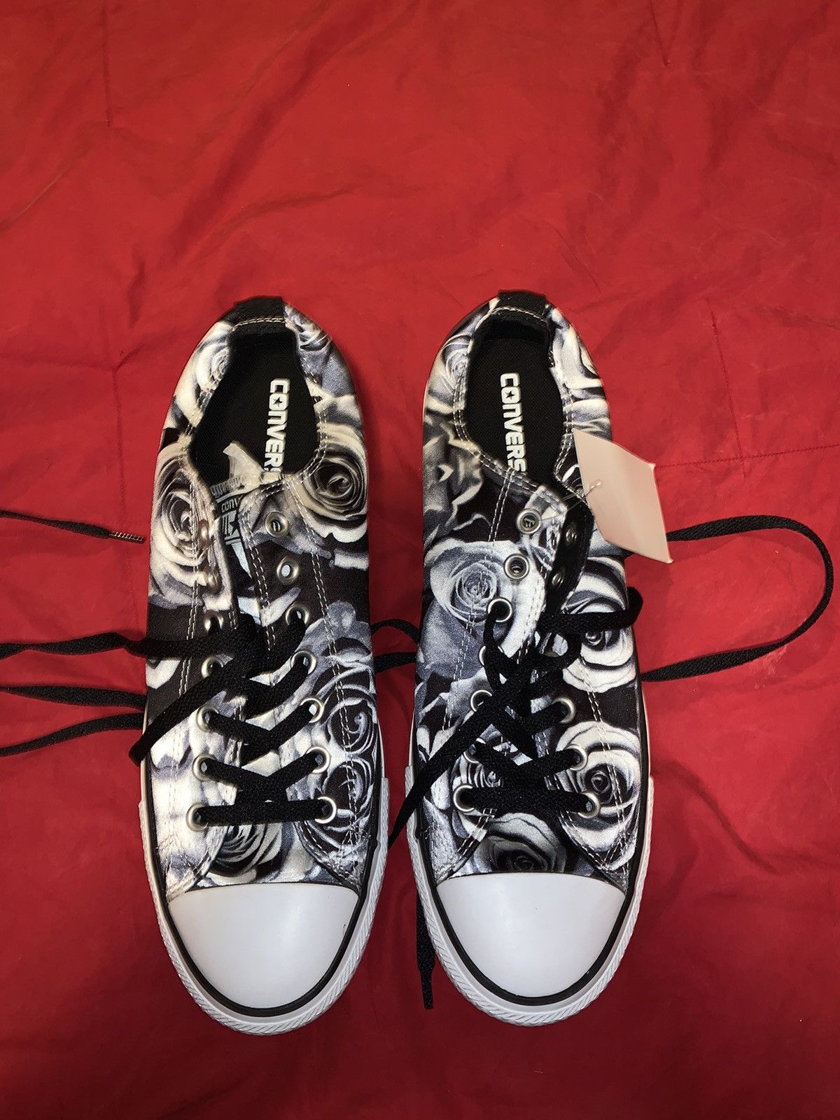 Converse Rose Printed Converse 🥀 Size US 10.5 / EU 43-44 - 1 Thumbnail
