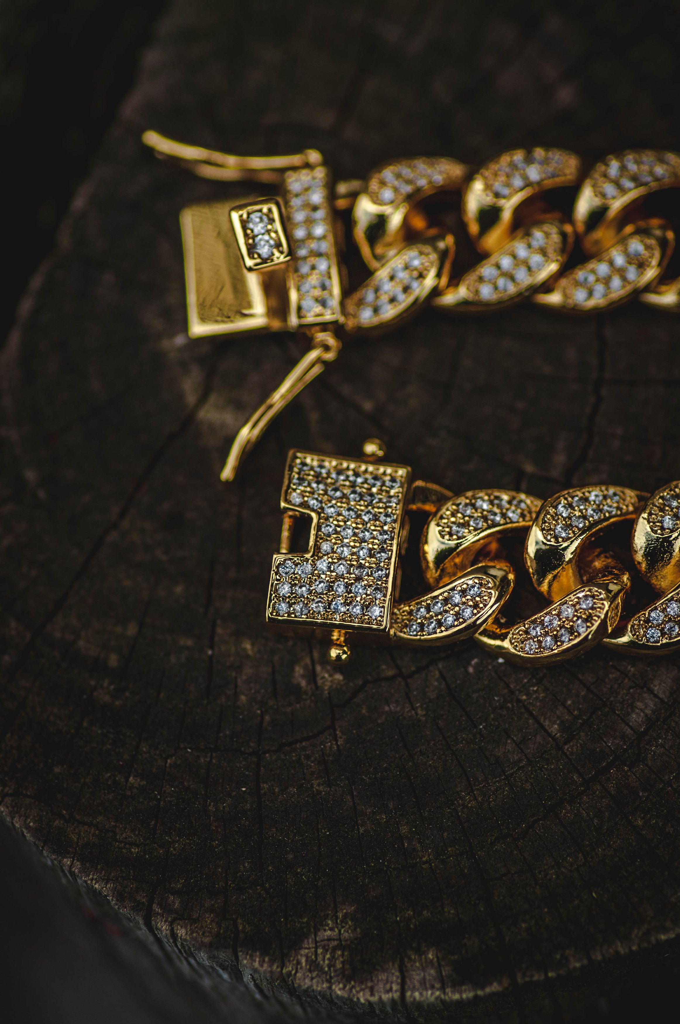 Other 14k Yellow Gold Iced Out Miami Diamond Cuban Link Bracelet Size ONE SIZE - 3 Thumbnail