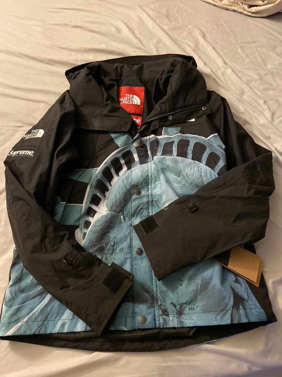 Supreme × The North Face Supreme x The North Face Statue of Supreme × The North Face Supreme x The North Face Statue of