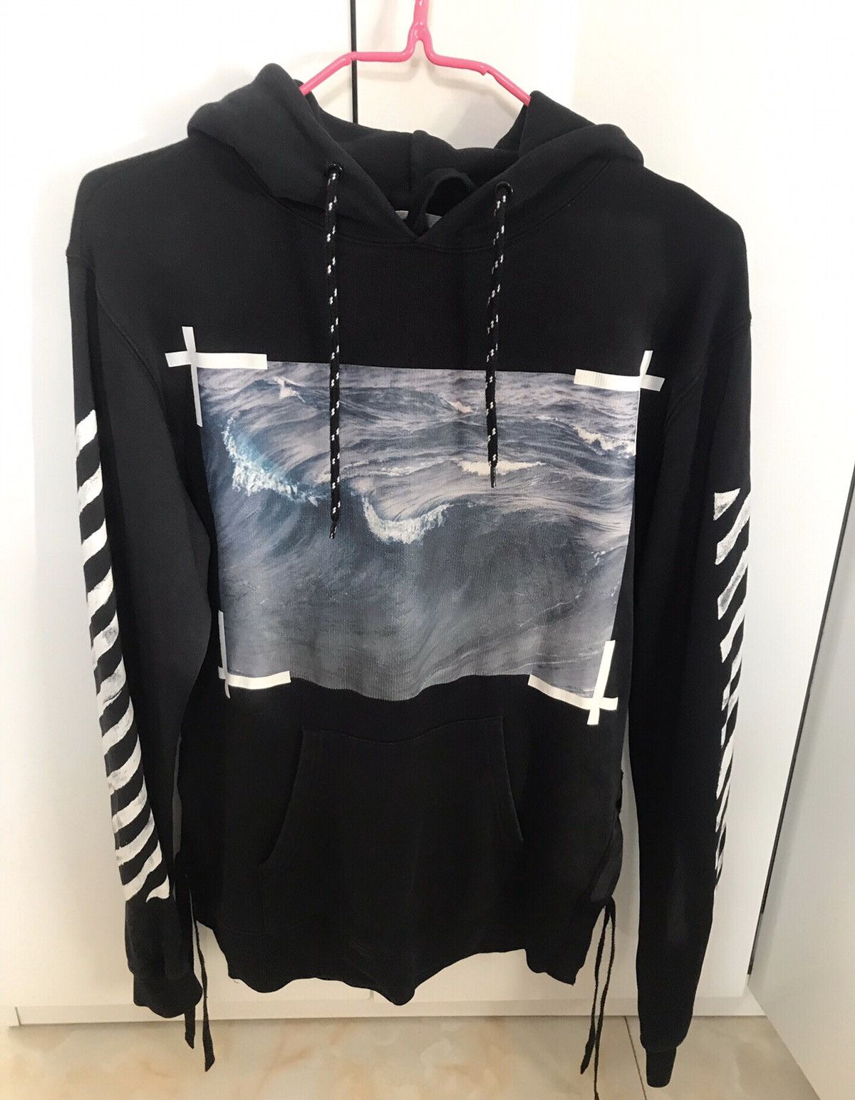 Off white best sale waves hoodie