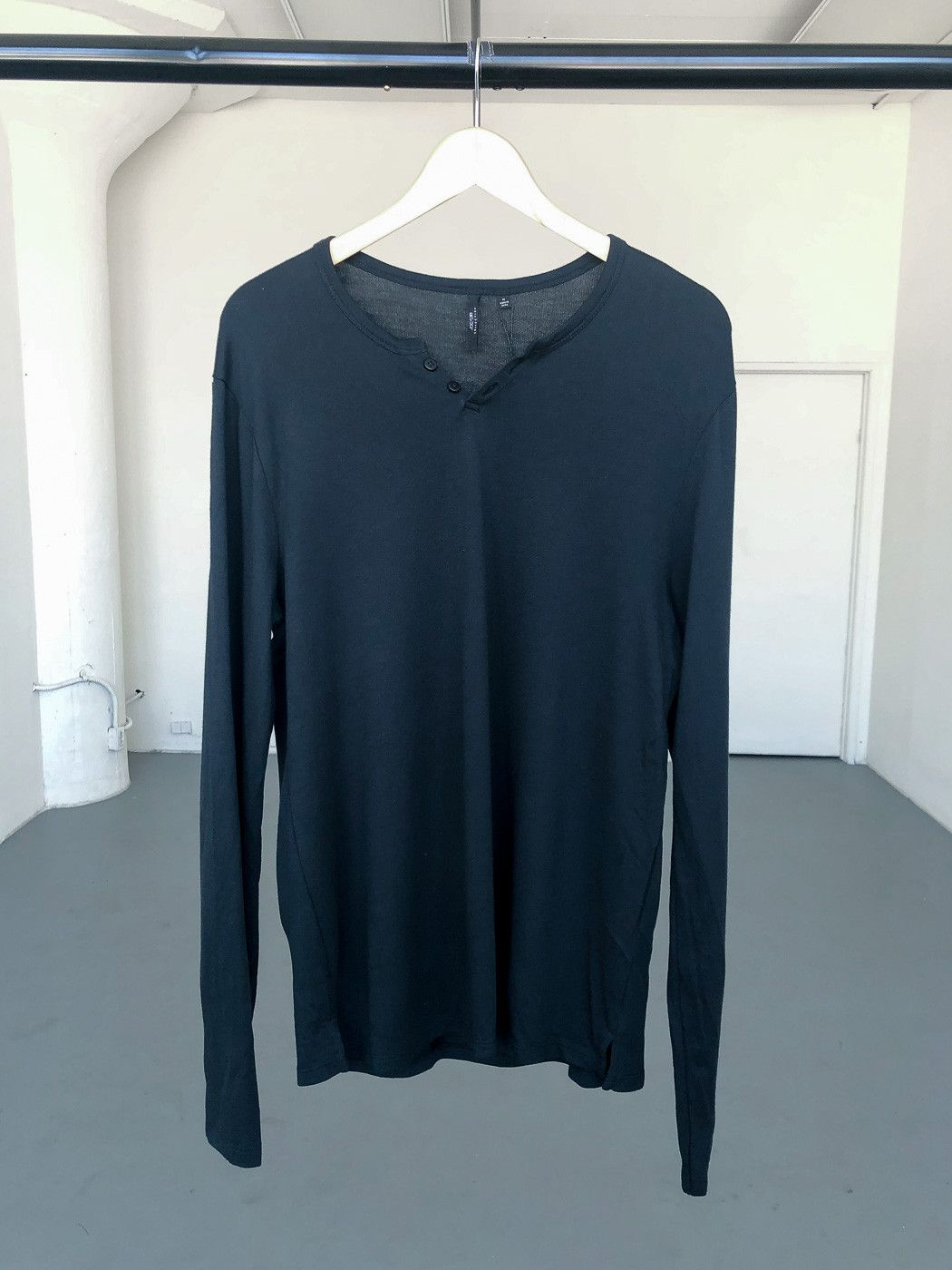 Joe's (LAST CALL - taking offline) Black Henley Size US M / EU 48-50 / 2 - 1 Thumbnail
