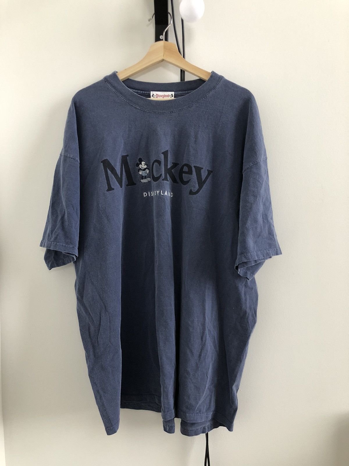 Disney RARE VINTAGE MICKEY DISNEYLAND T-SHIRT Size US XL / EU 56 / 4 - 1 Thumbnail